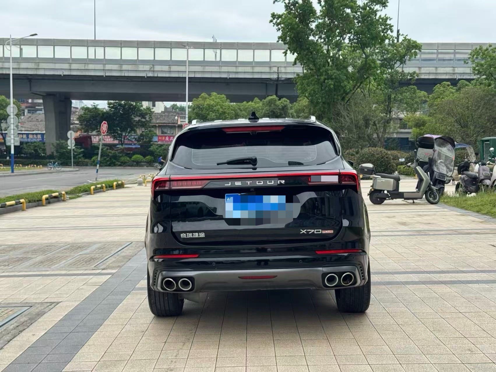 JETOUR 2023 X70 PLUS 1.6T Qiangzhe PRO 7-Seater