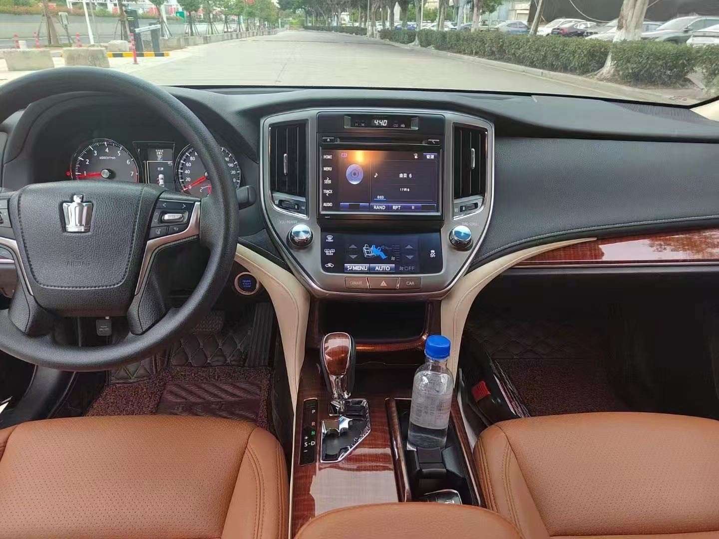 Toyota 2015 Crown 2.0T Fashion Edition