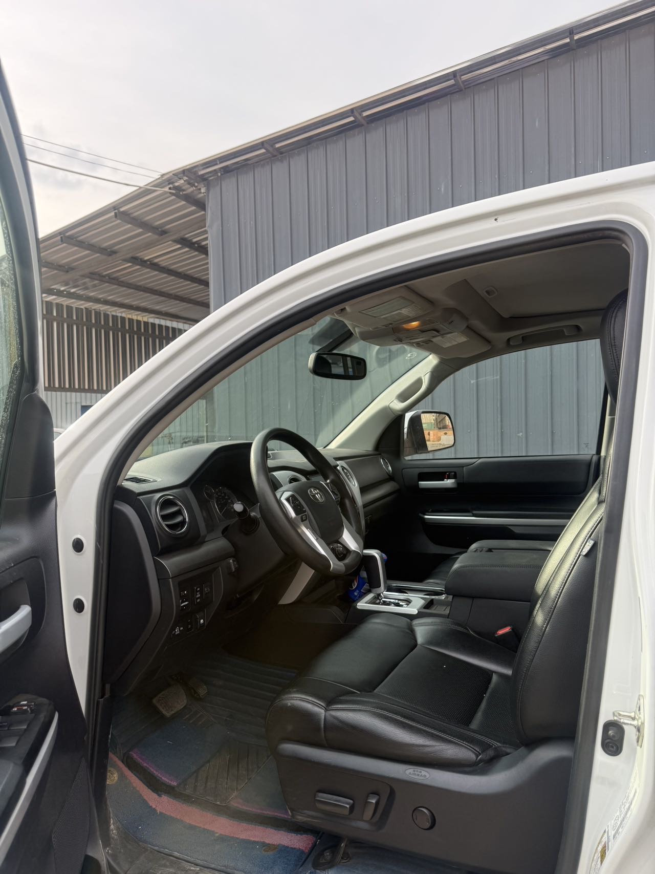 丰田 坦途(进口) 2017款 坦途 5.7 SR5 四驱 Double Cab Long Bed 美规版