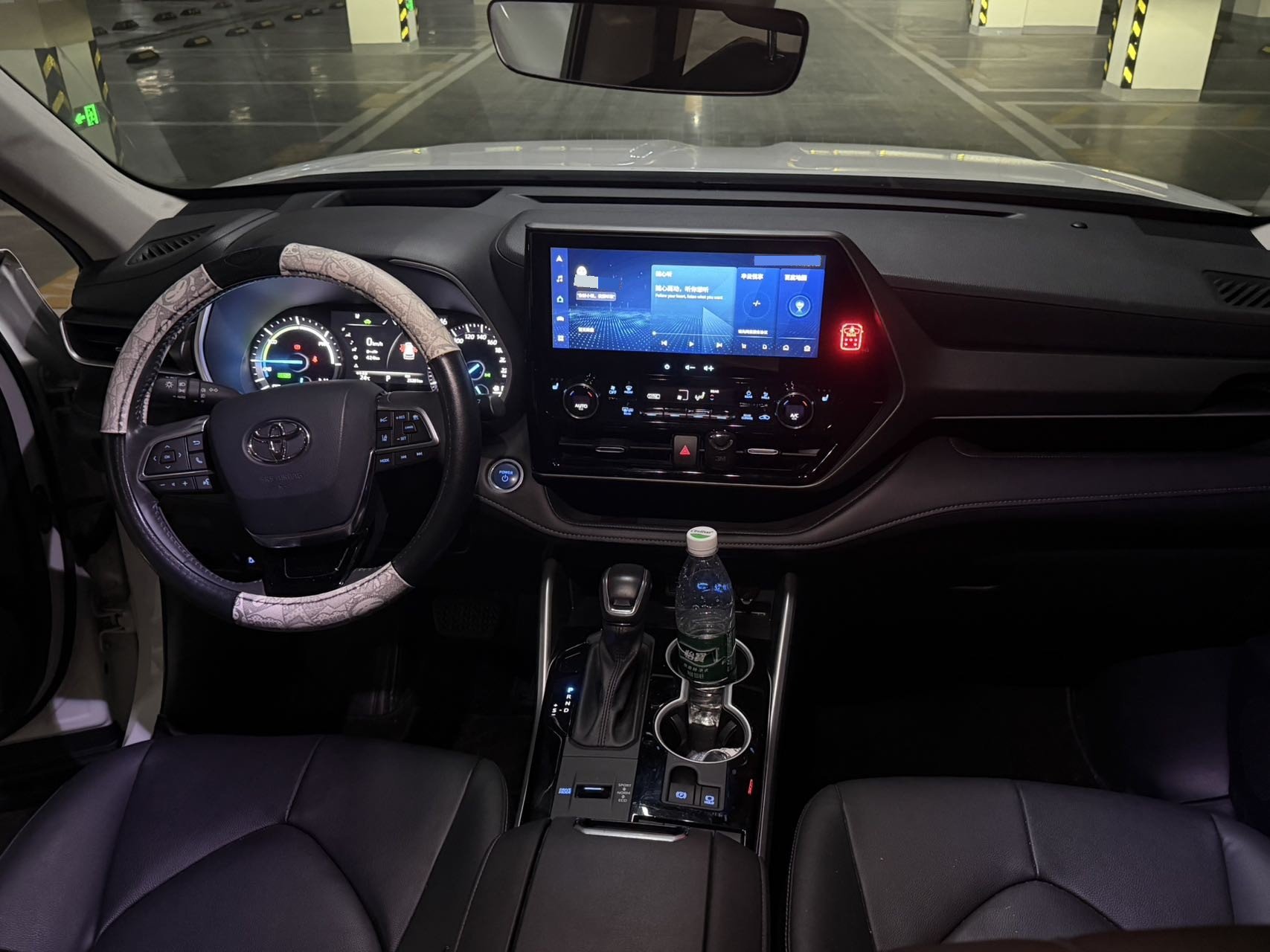 Toyota 2022 Highlander Hybrid 2.5 CVT 4WD Premium 7-Seater