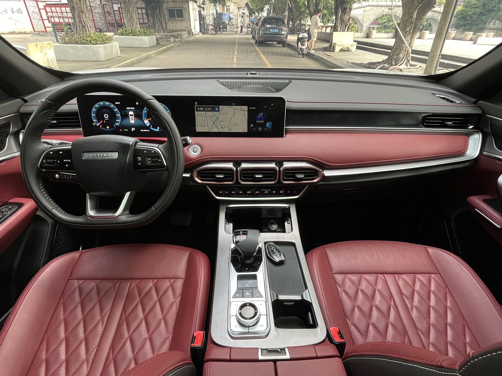 JETOUR 2024 X70 PLUS 1.5T Champion Edition MAX 5-Seater