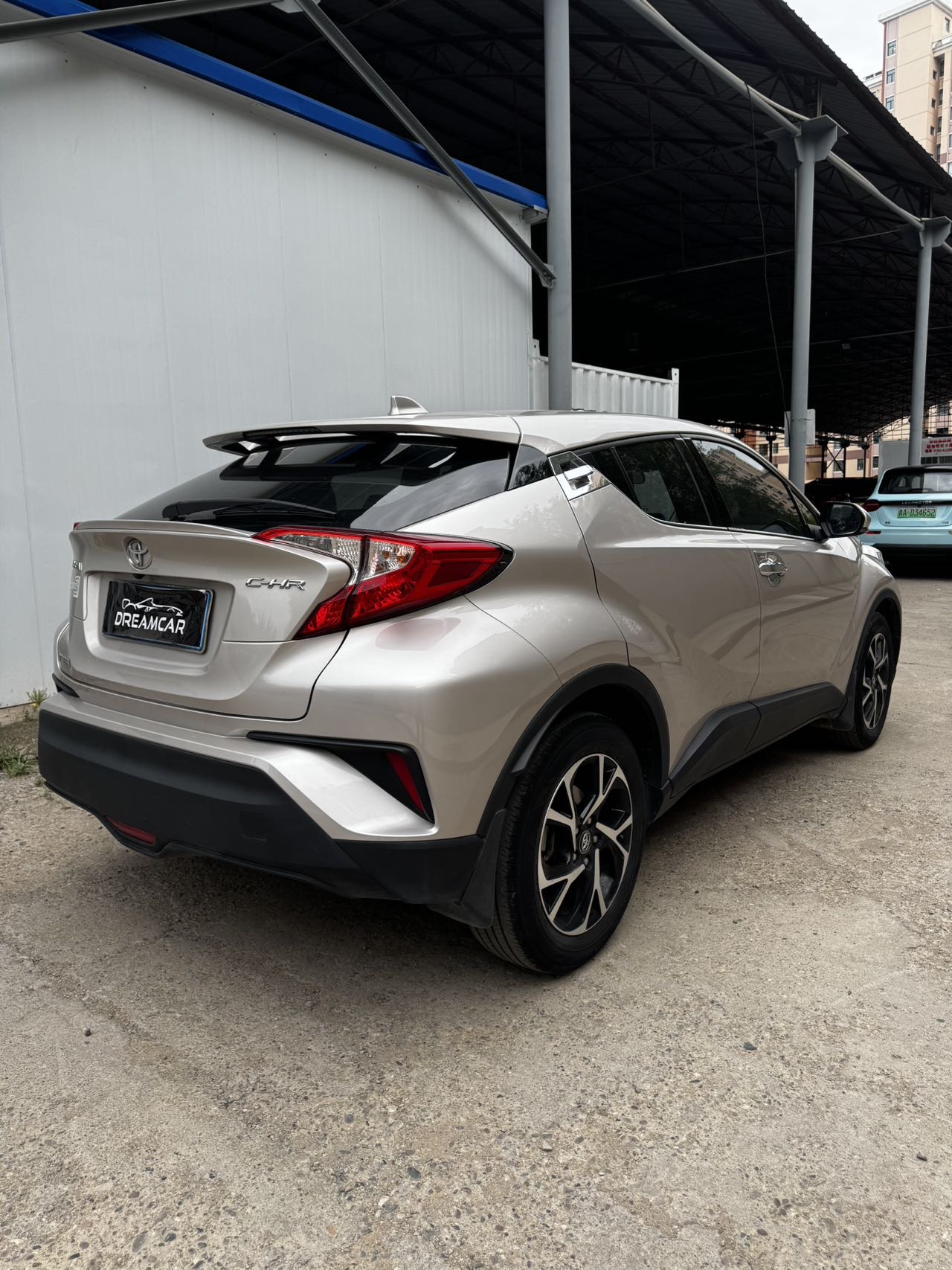 Toyota 2020 C-HR 2.0 CVT Leading Edition