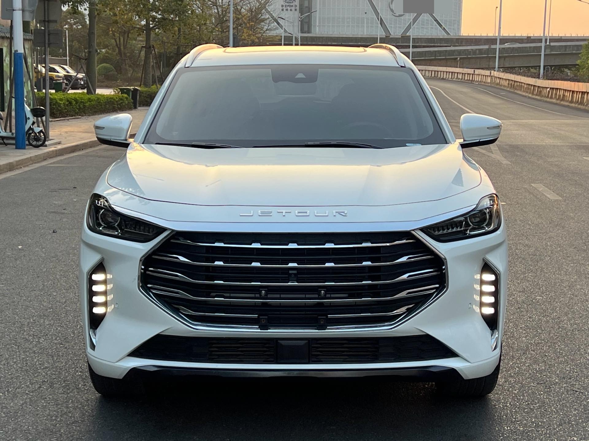 JETOUR 2021 X70 PLUS 1.6T Di 5-Seater