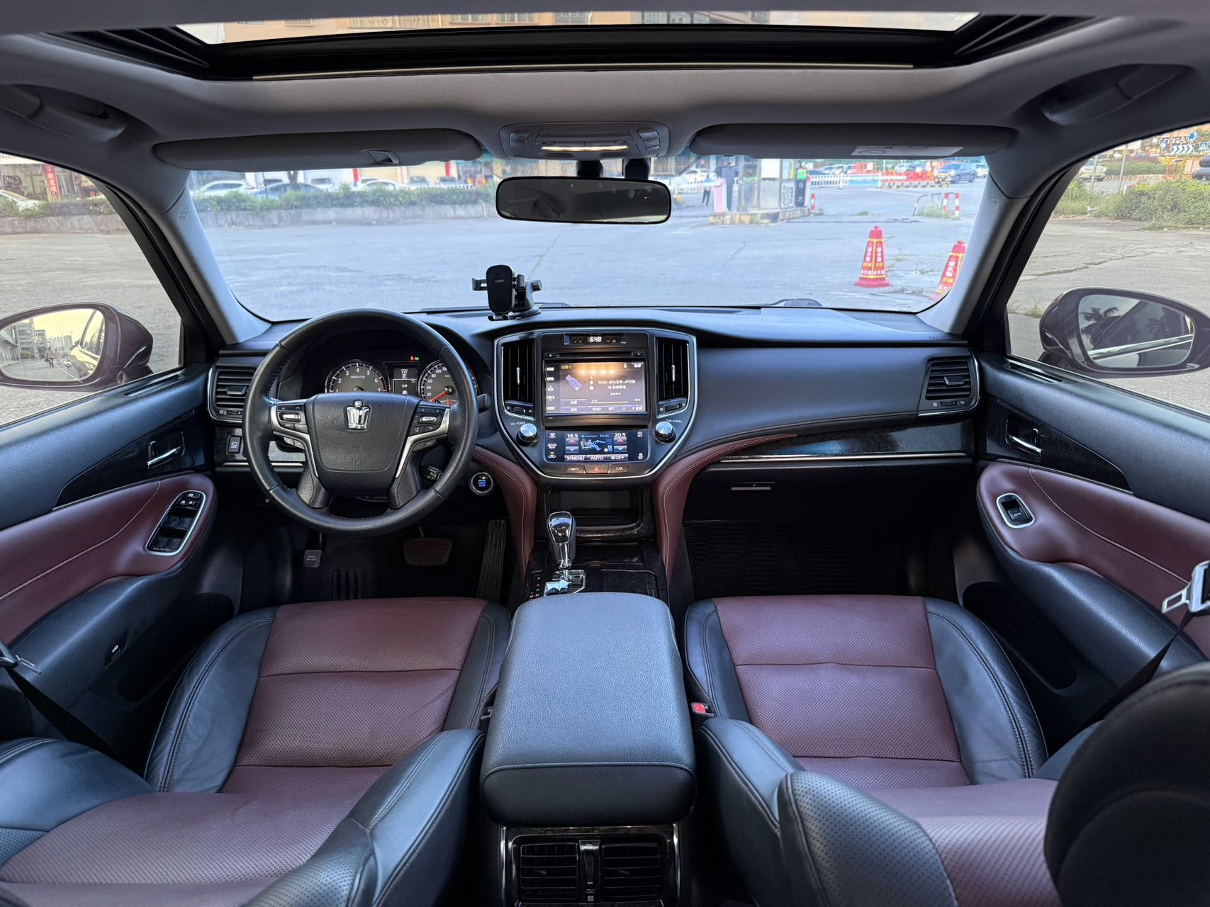 Toyota 2018 Crown 2.0T Sport