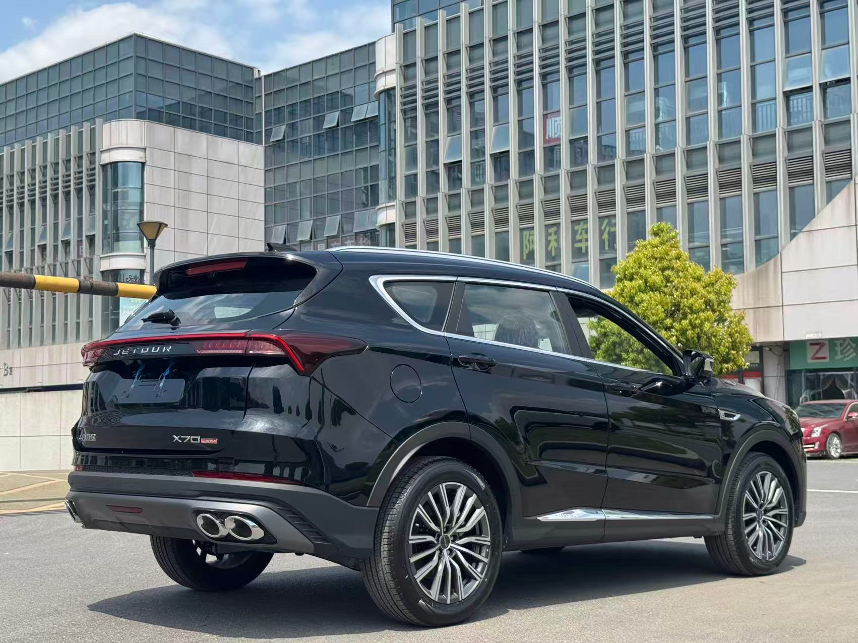 JETOUR 2025 X70 PLUS 1.5T Champion Edition PRO 5-Seater