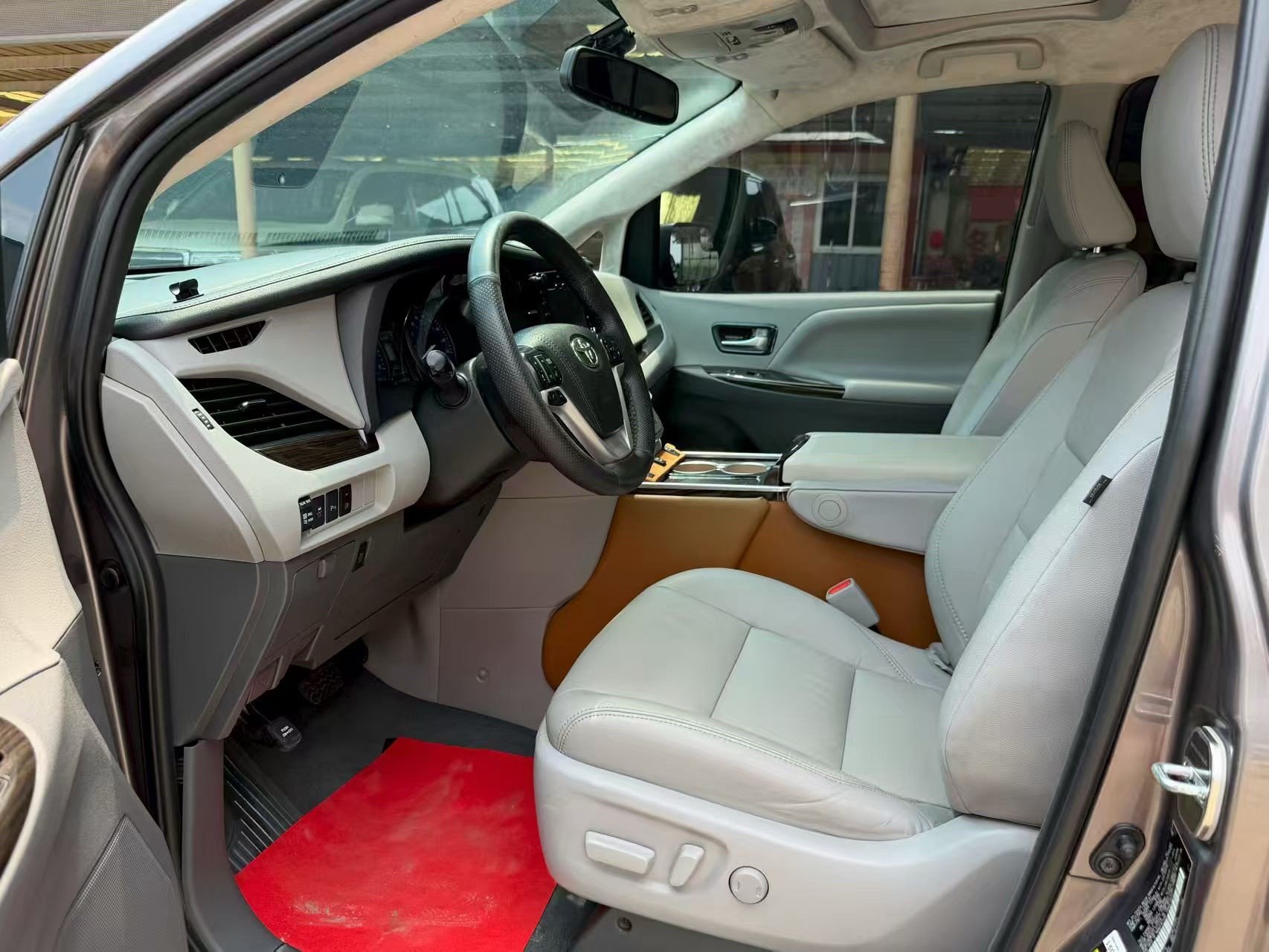 丰田 赛那(进口) 2019款 塞纳 3.5 XLE Mobility Auto Access 两驱7座 美规版