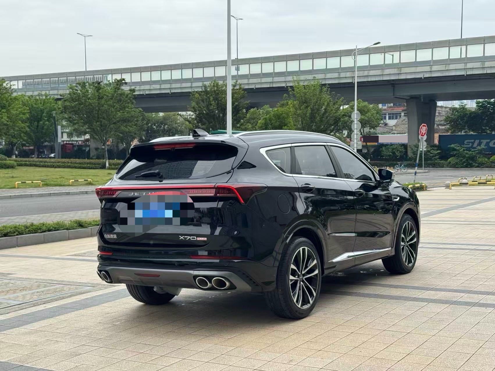 JETOUR 2023 X70 PLUS 1.6T Qiangzhe PRO 7-Seater