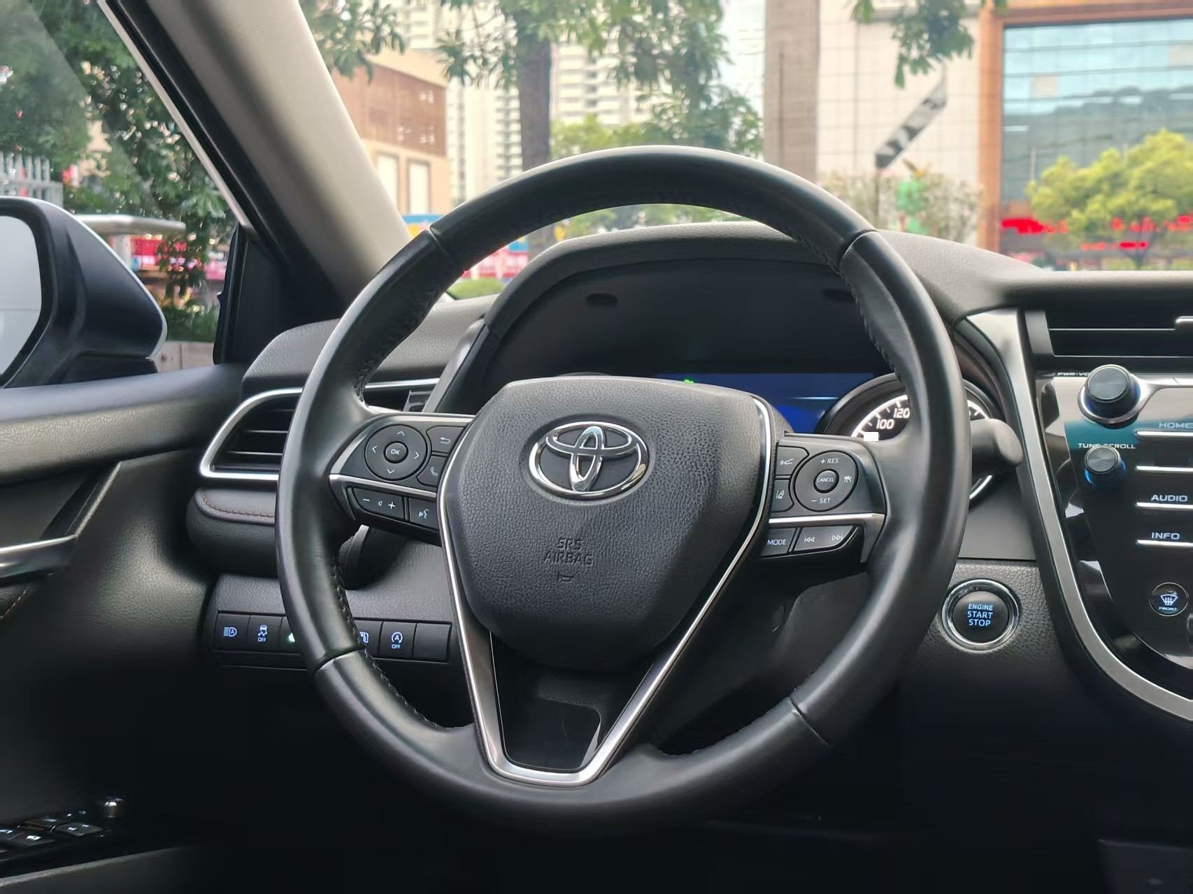 Toyota 2018 Camry 2.5G Luxury