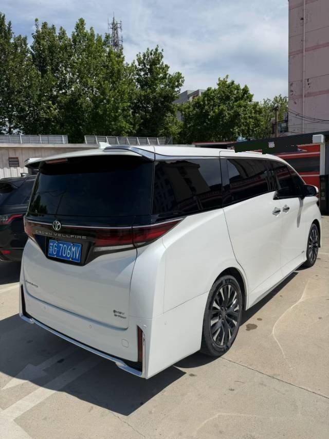 Toyota Vellfire (Import) 2024 Crown Vellfire 2.5 CVT Supreme Edition