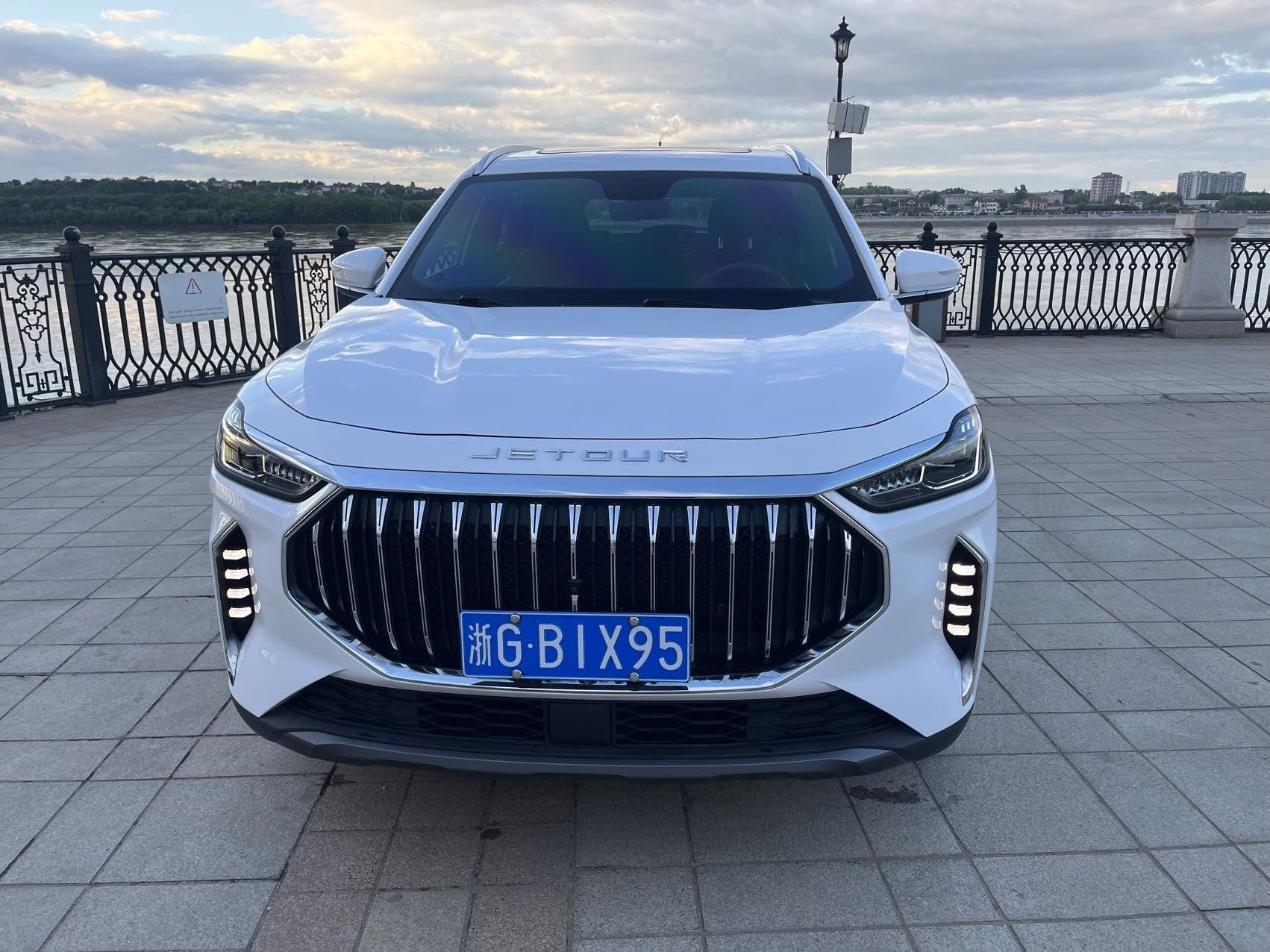 JETOUR 2023 X70 PLUS 1.5T Yongzhe PLUS 5-Seater