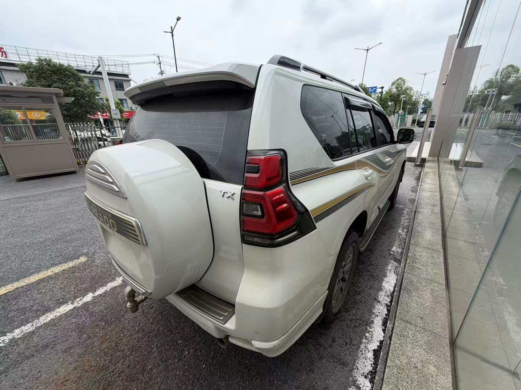 Toyota 2019 Prado 3.5 TX-L Premium (Rear-Mounted Spare Tire)