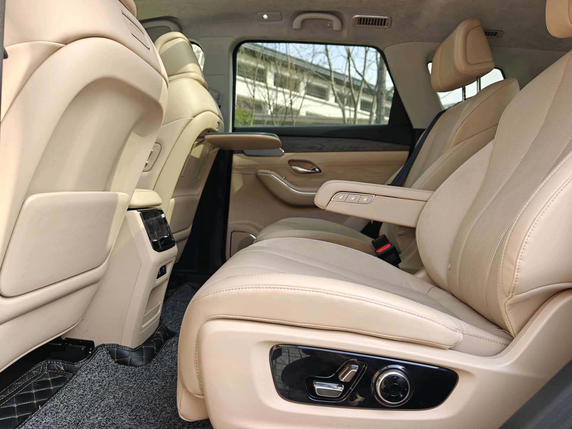 JETOUR 2025 Shanhai L9 1.5TD Executive 5-Seater