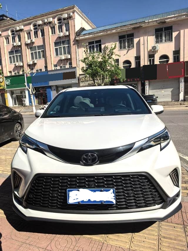 Toyota 2024 Granvia HYBRID 2.5 CVT Premium ULTRA Edition