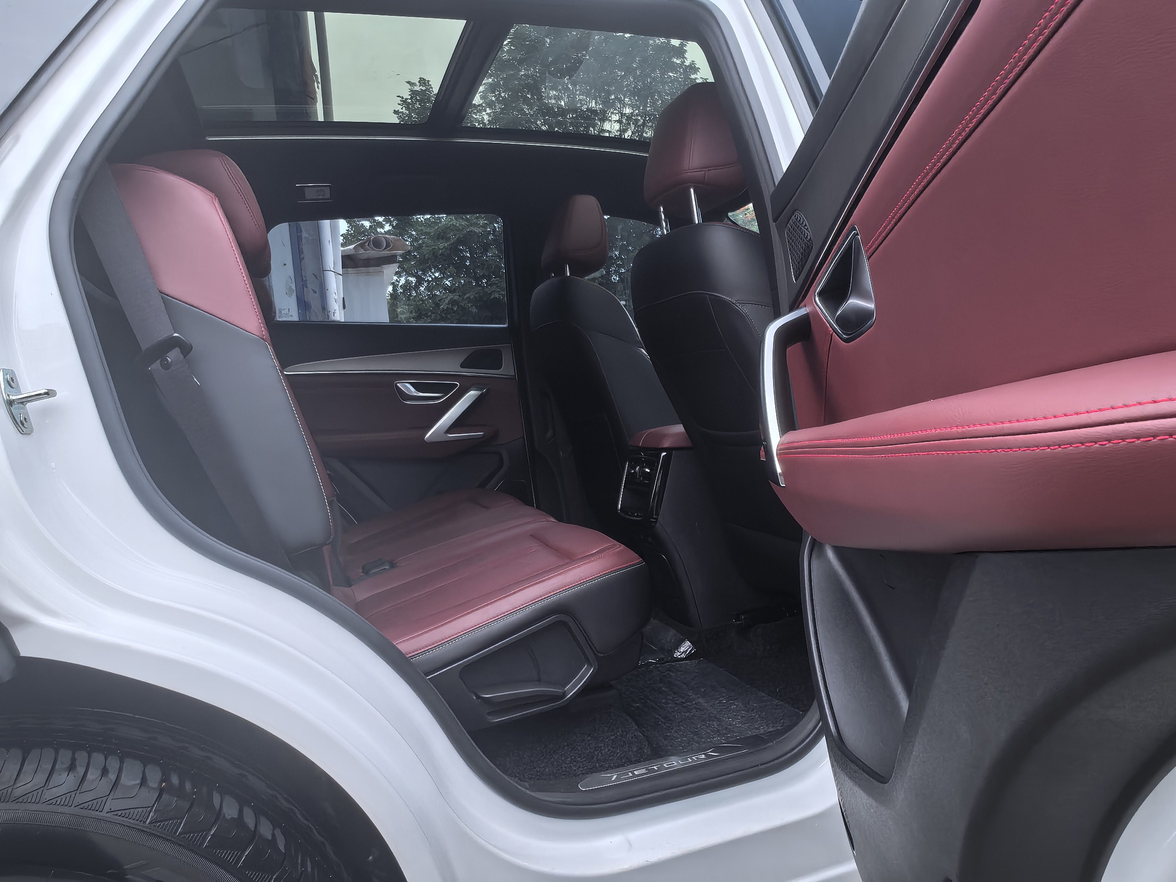 JETOUR 2025 X70 PLUS 1.5T Champion Edition PRO 7-Seater