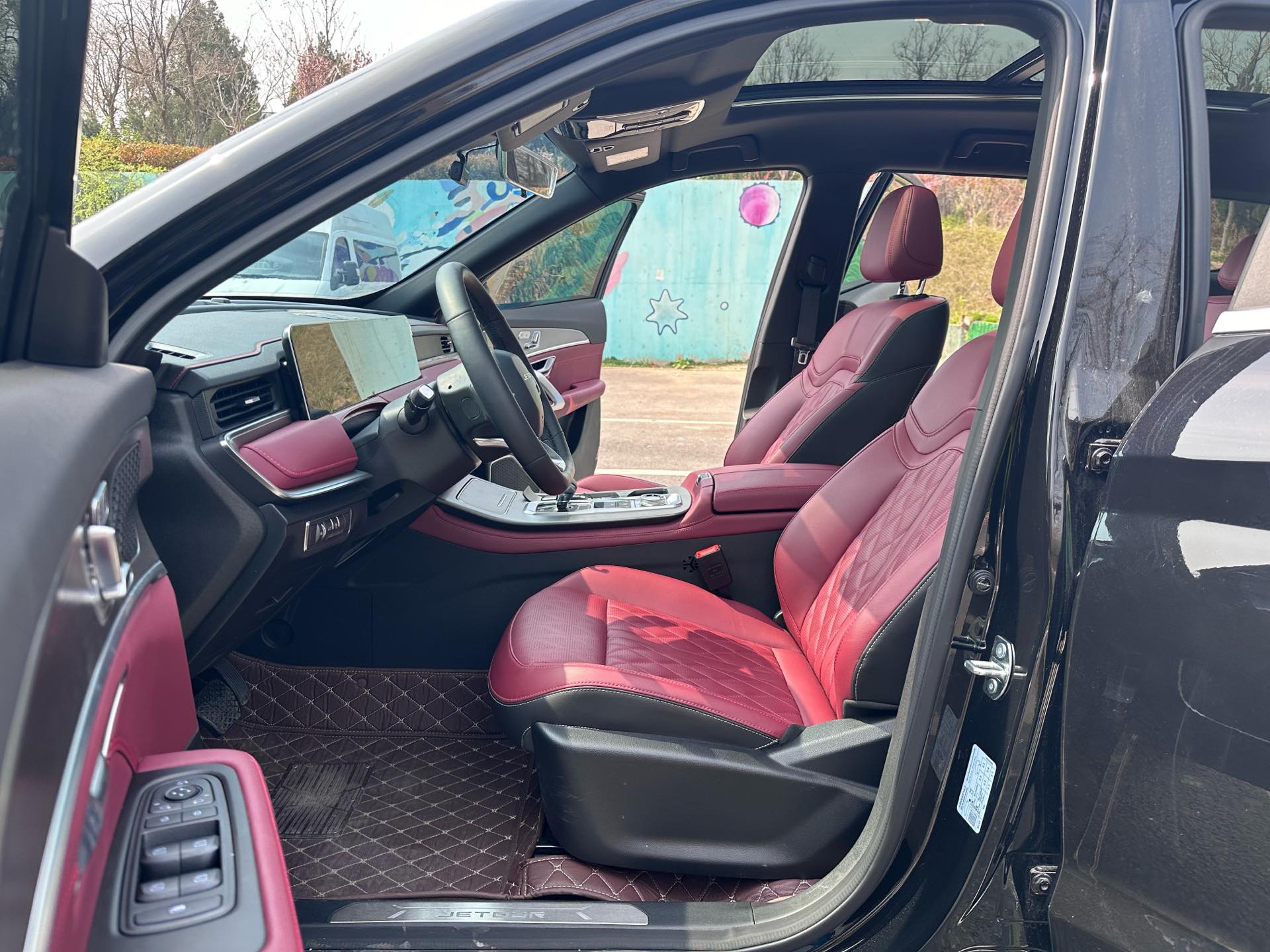 JETOUR 2025 X70 PLUS 1.5T Champion Edition MAX+ 5-Seater