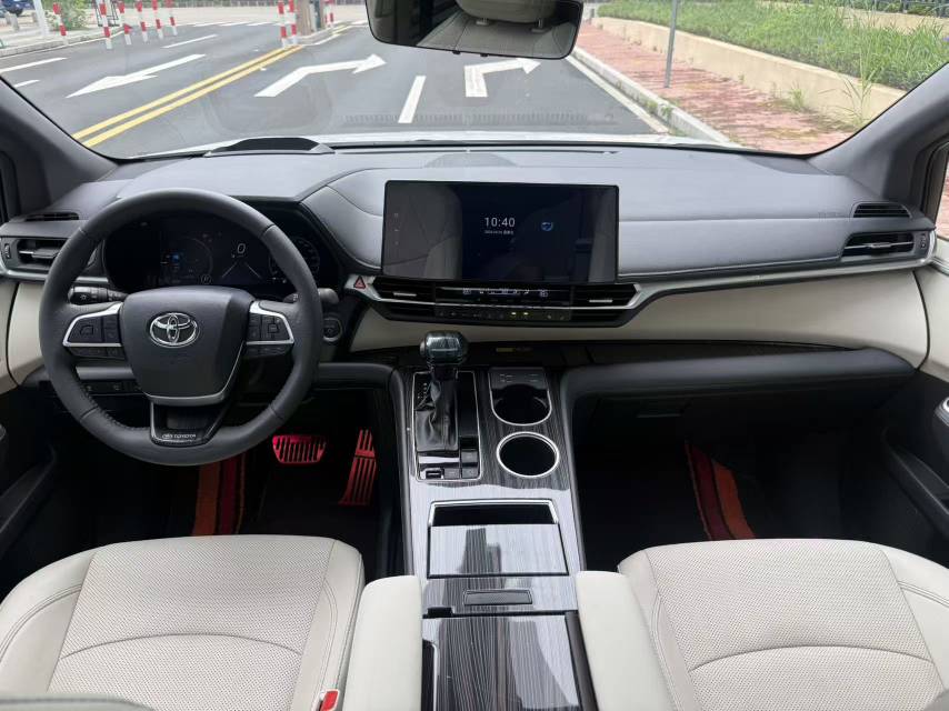 Toyota 2024 Granvia HYBRID 2.5 CVT Premium ULTRA Edition