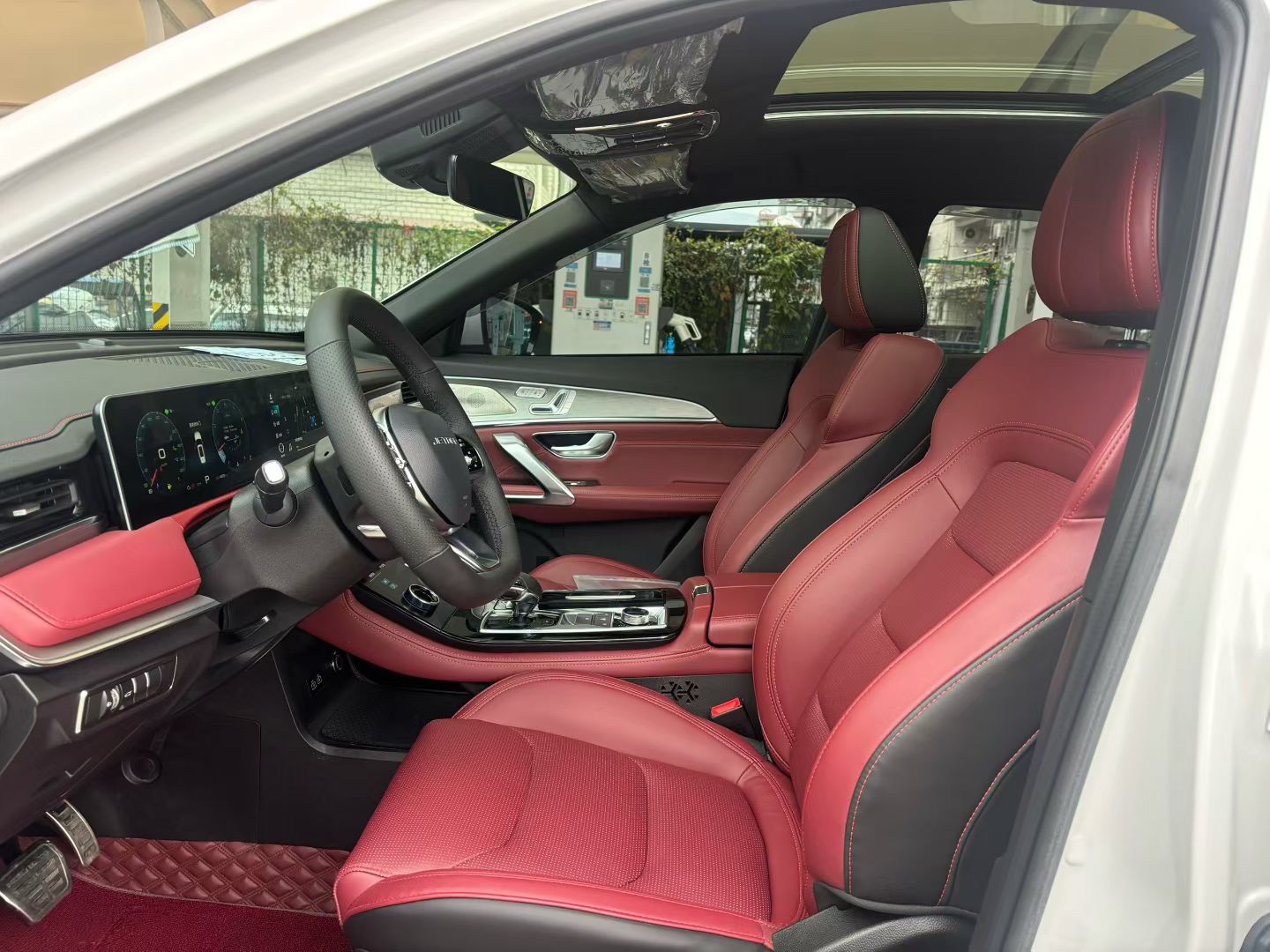 JETOUR 2021 X70 PLUS 1.6T Di 7-Seater