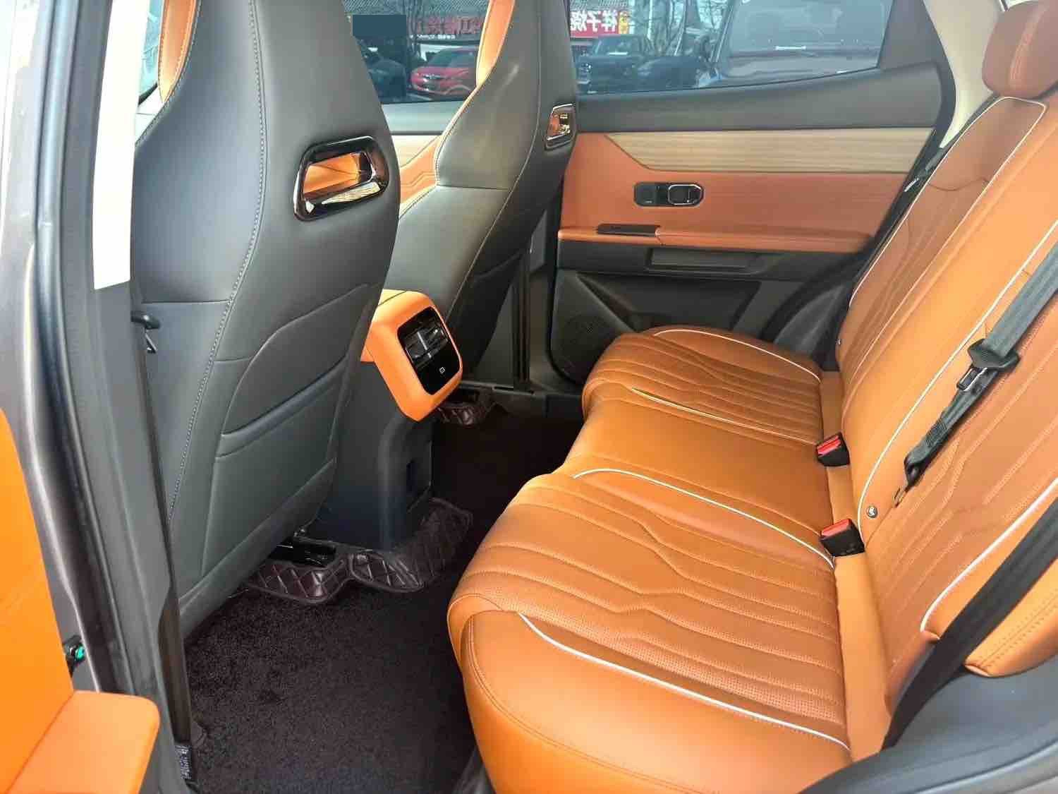 JETOUR 2025 Dasheng 1.5TD Deluxe Edition