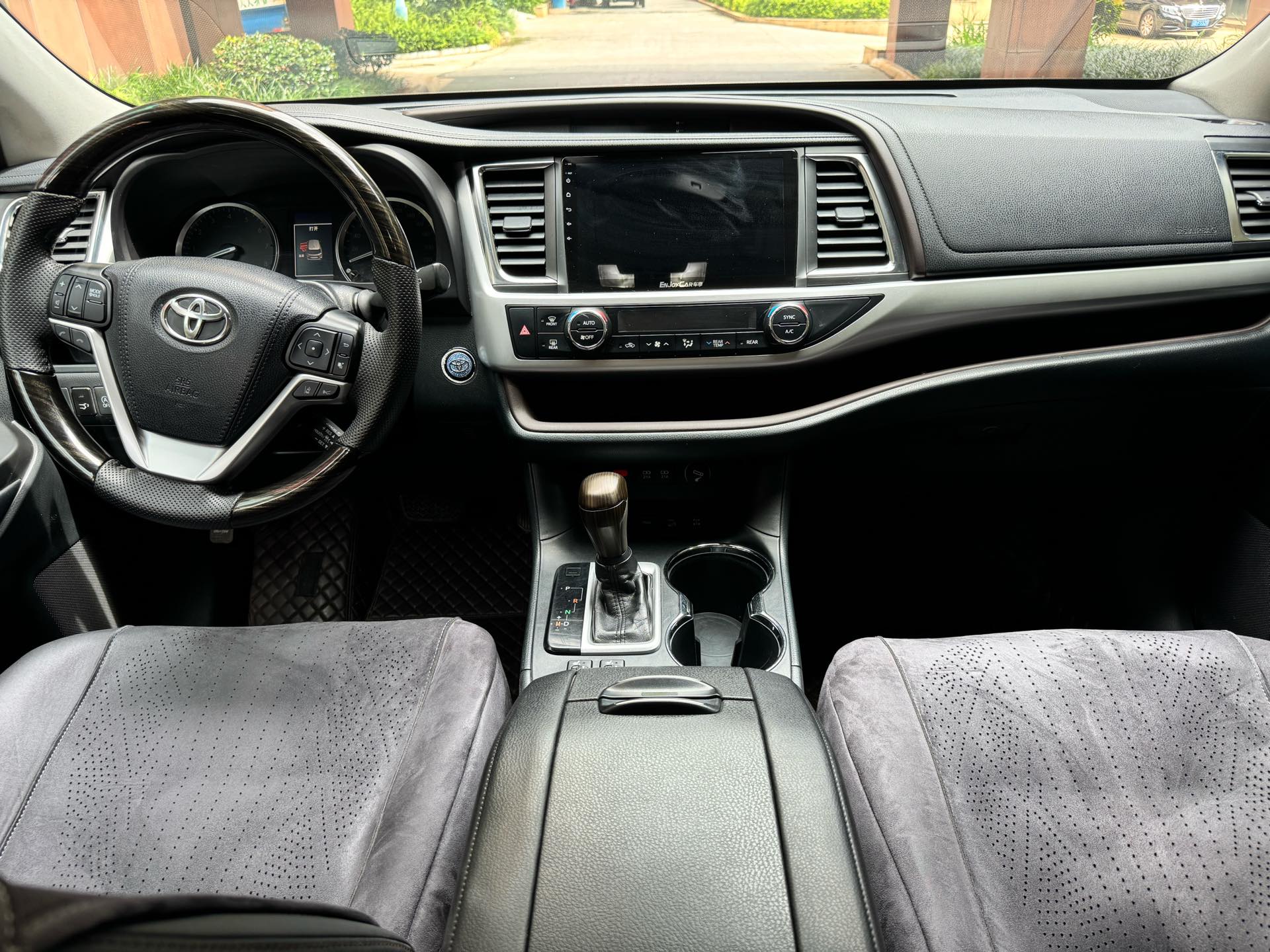 Toyota 2018 Highlander 2.0T 4WD Luxury 7-Seater