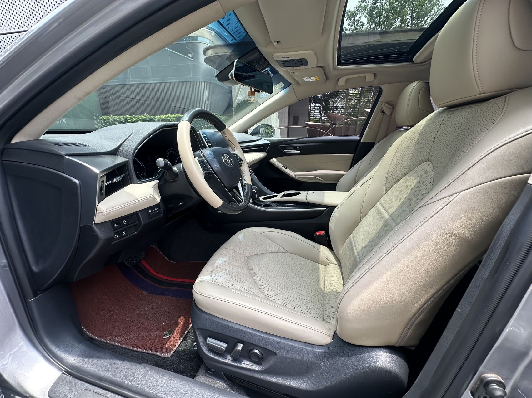 Toyota 2019 Avalon Hybrid 2.5 CVT Advanced Edition