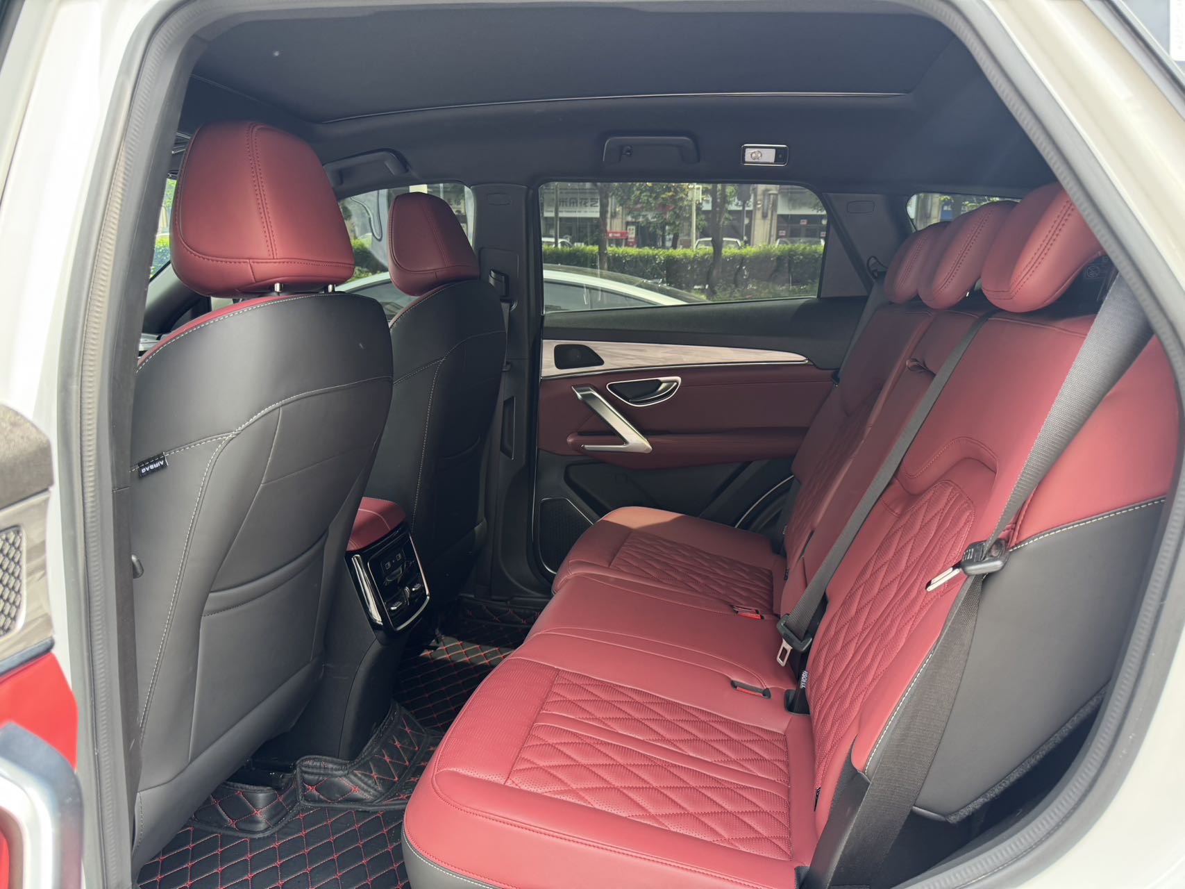 JETOUR 2025 X70 PLUS 1.5T Luxury Surge Edition 5-Seater