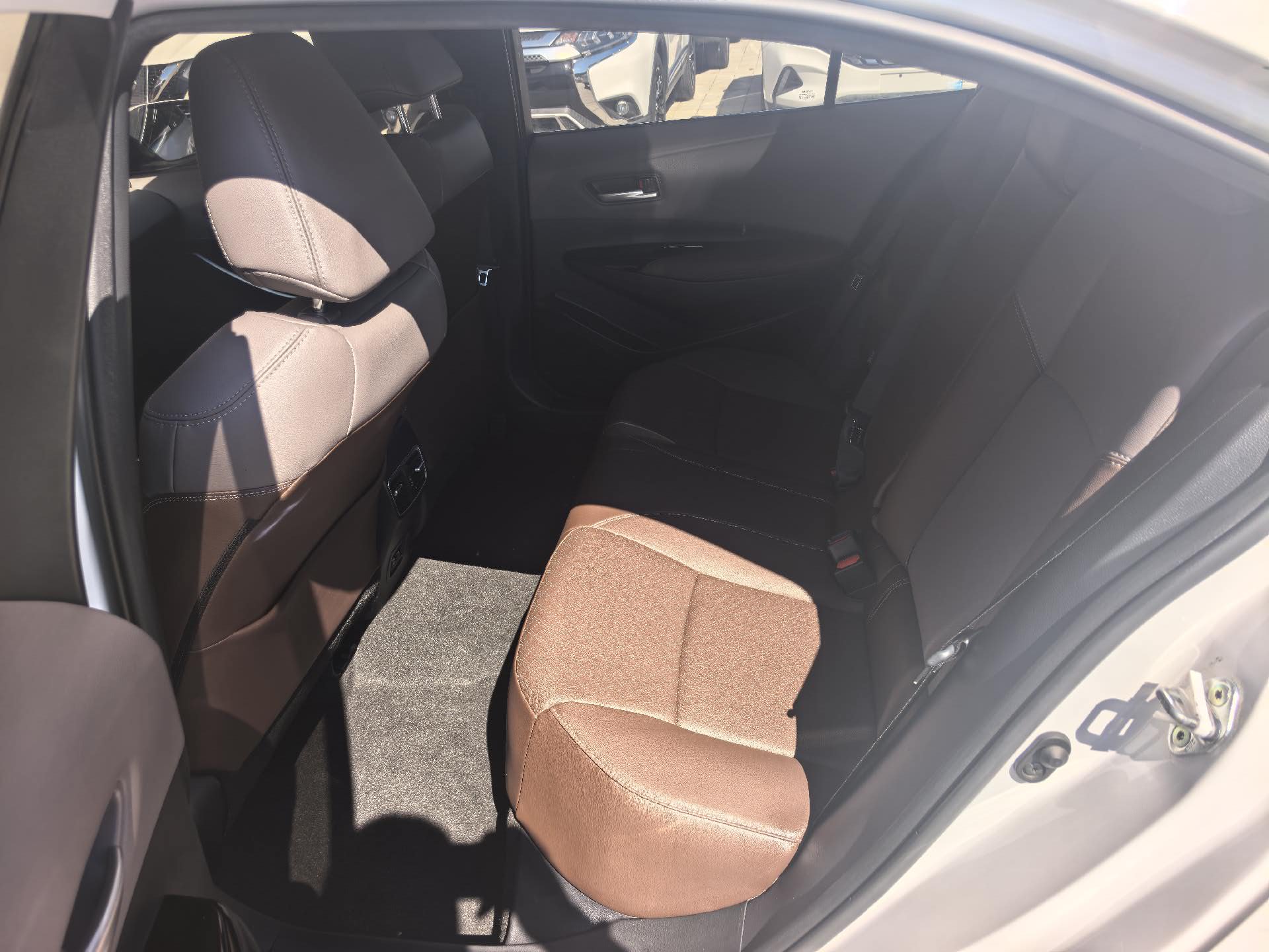 Toyota 2021 Asian Lion 2.0 CVT Luxury Edition