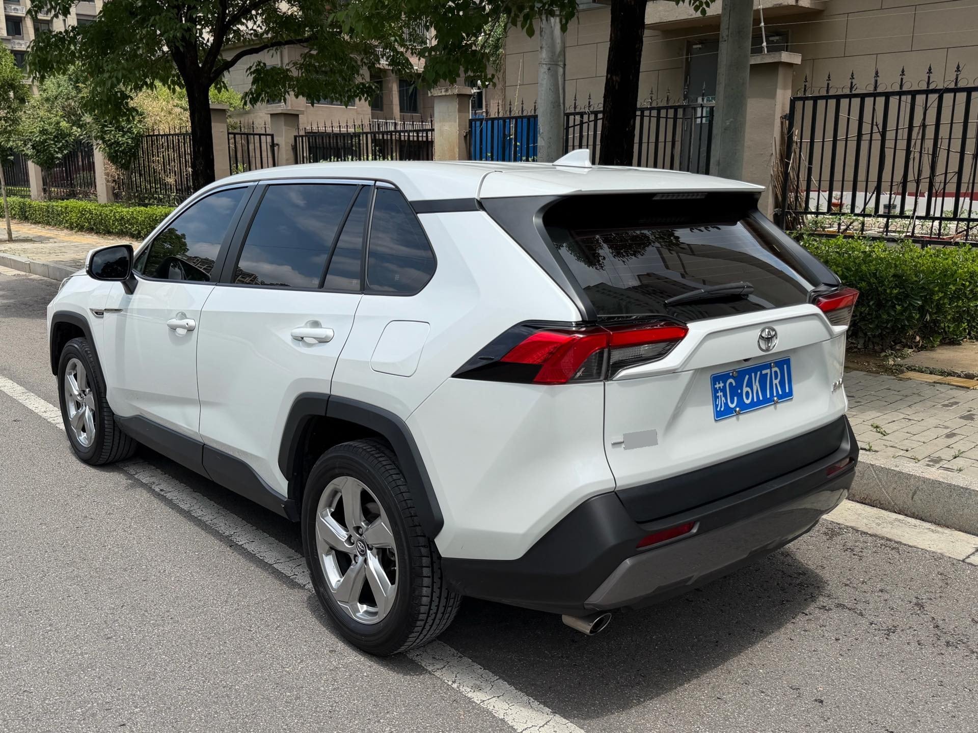 丰田 2022款 RAV4荣放 2.0 无级 两驱风尚版