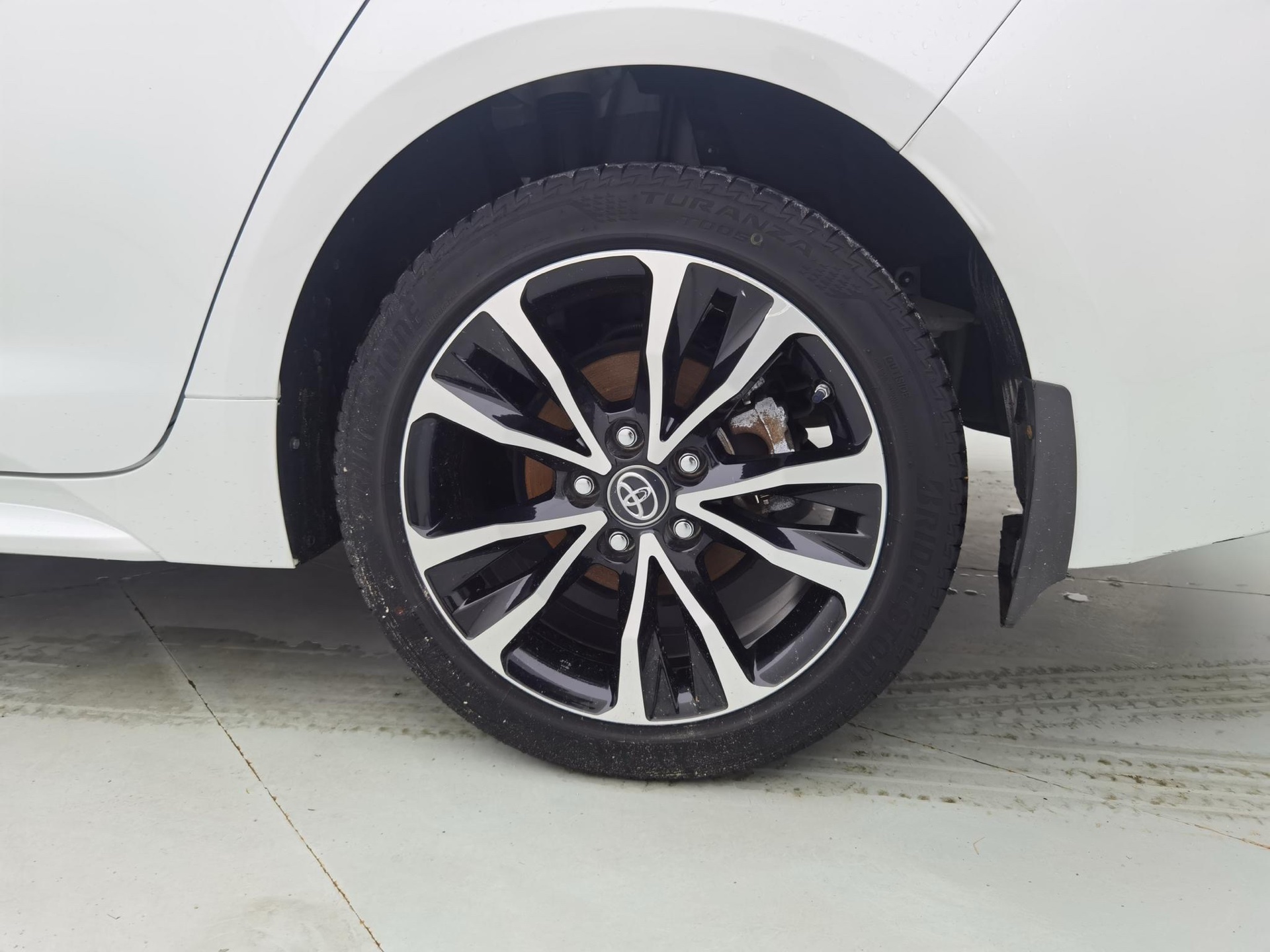 Toyota 2021 Levin Twin Engine 1.8H CVT Sport Edition