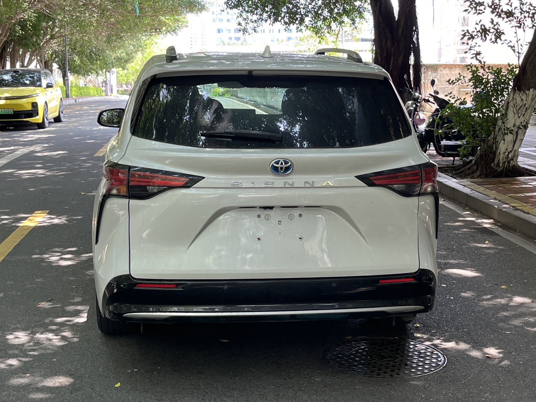 Toyota 2023 Sienna 2.5 CVT Platinum Edition