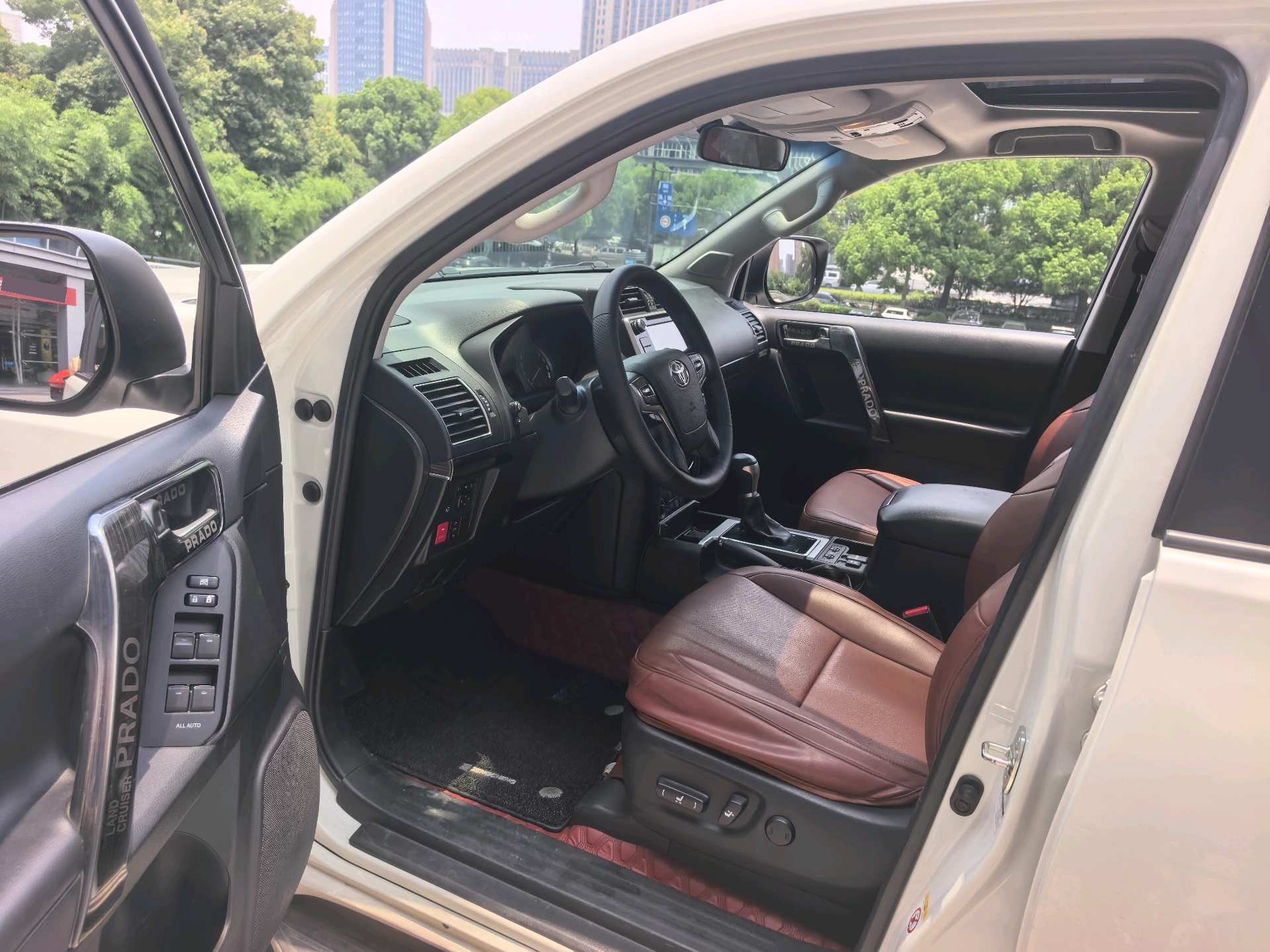 Toyota 2019 Prado 3.5 TX-L Premium (Rear-Mounted Spare Tire)