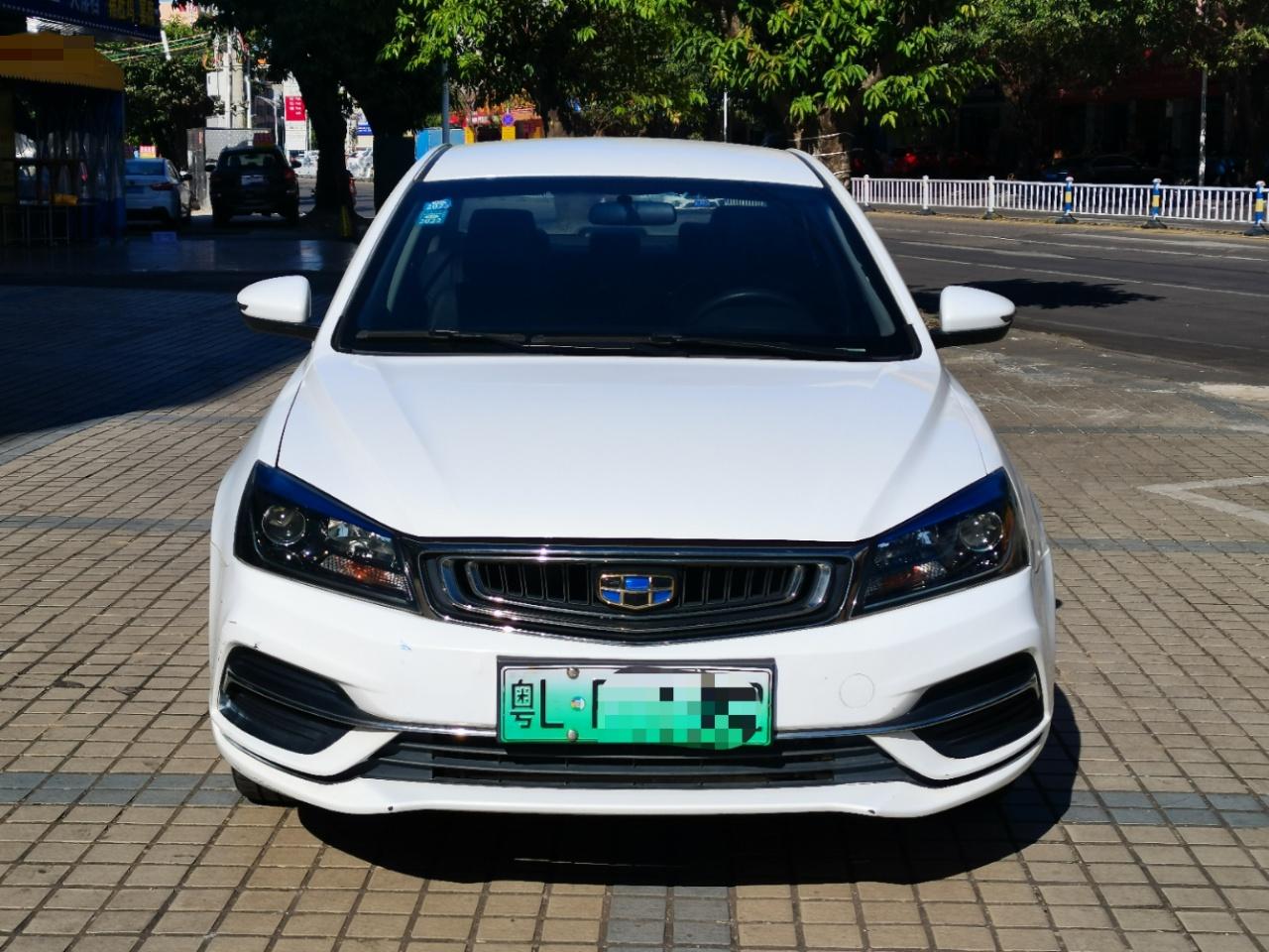 吉利 帝豪新能源 2017款 帝豪PHEV-三厢 1.5 无级 进取型