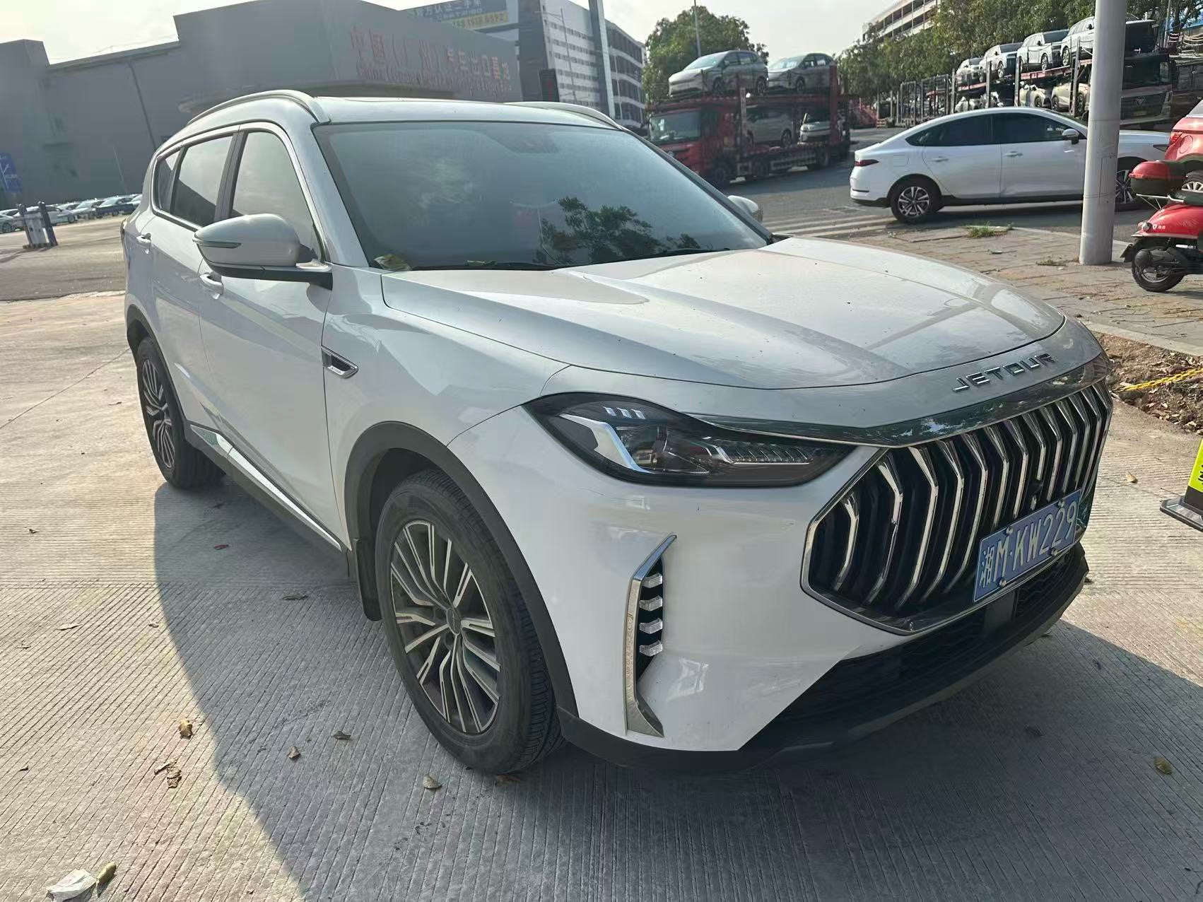 JETOUR 2023 X70 PLUS 1.5T Yongzhe PRO 5-Seater