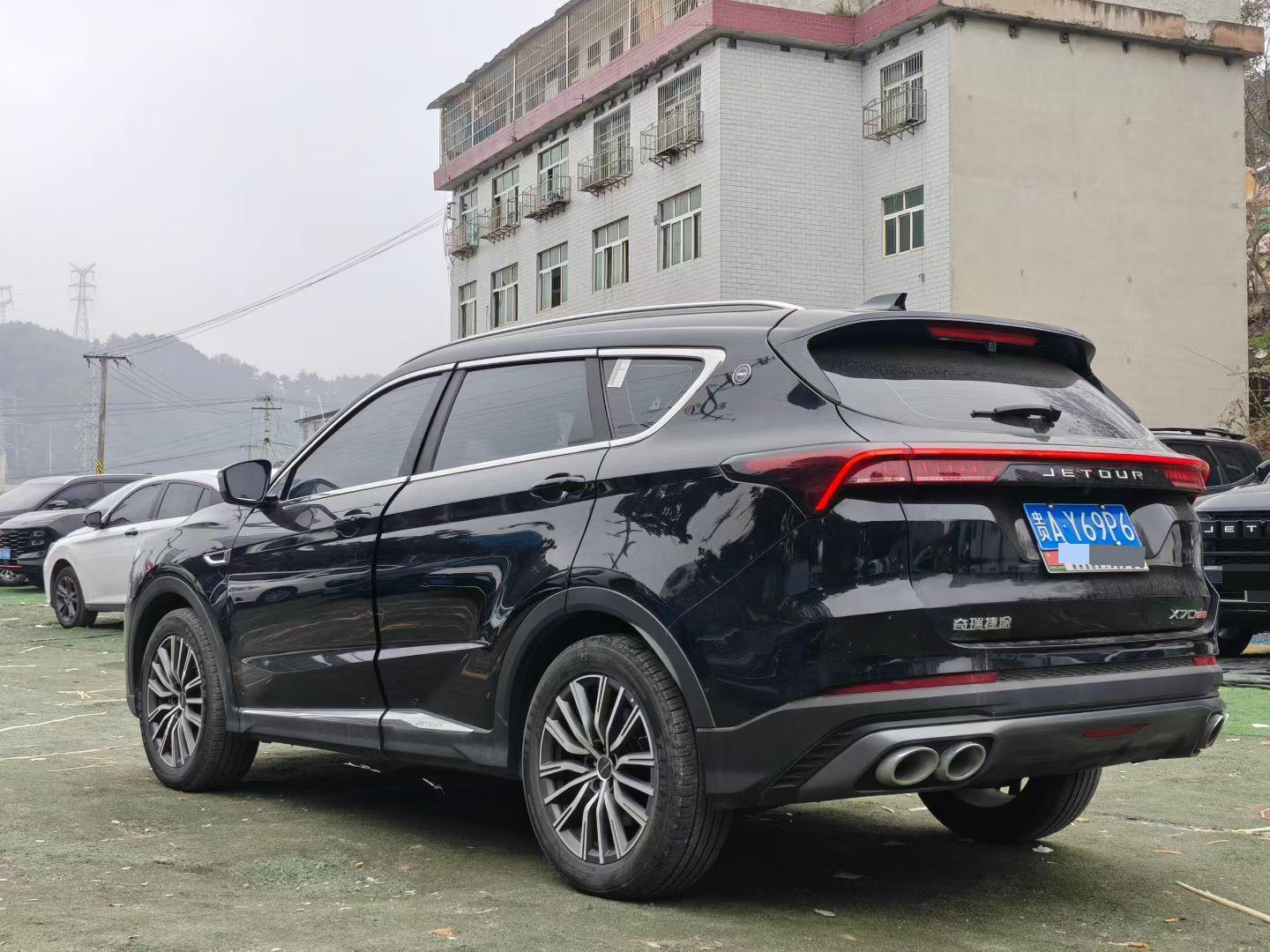 捷途 2023款 X70 PLUS 1.5T 无级 自强MAX7座