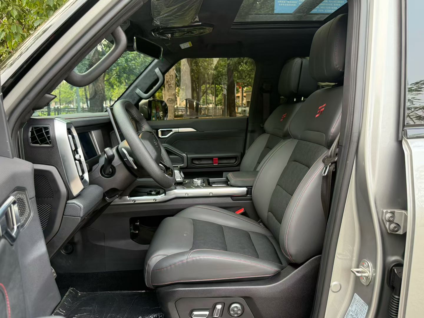 JETOUR 2024 Traveler 2.0T 4WD Silver Dragon Wings