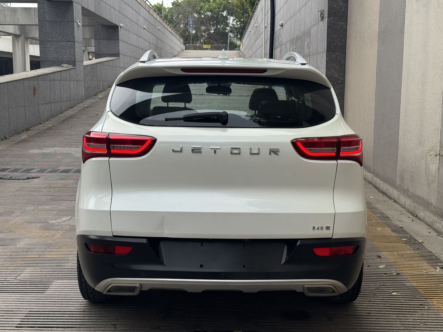 捷途 2018款 X70 1.5T 尊行版6座