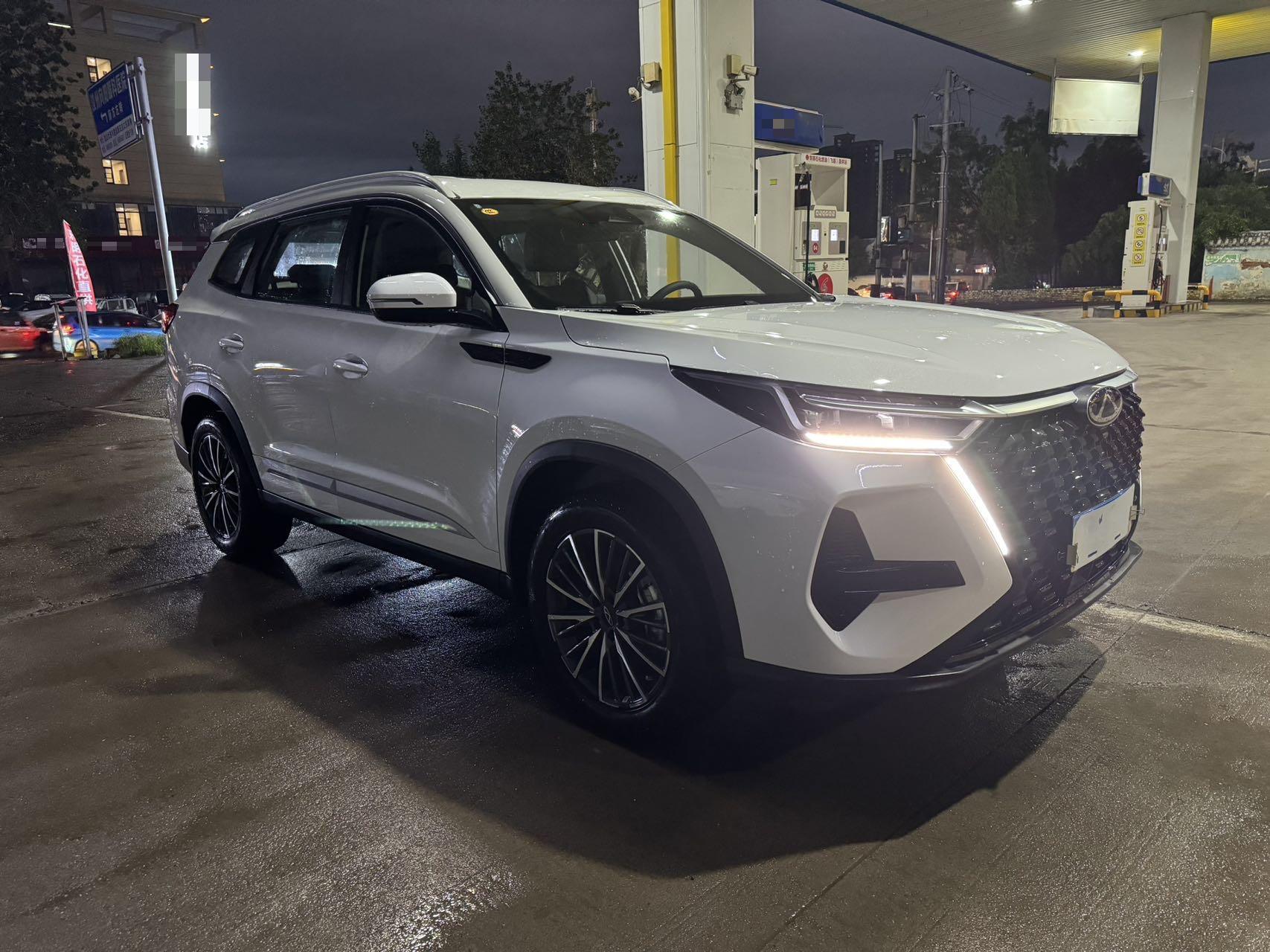 奇瑞 2025款 瑞虎8 PRO 1.6T 290T 两驱豪华版
