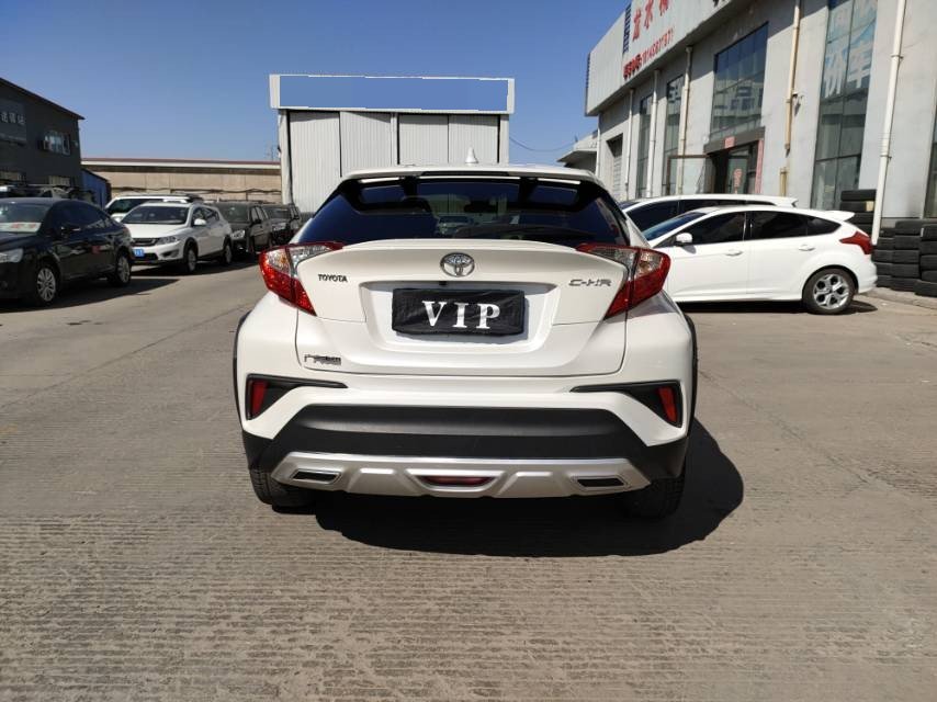 Toyota 2018 C-HR 2.0 CVT Leading Edition