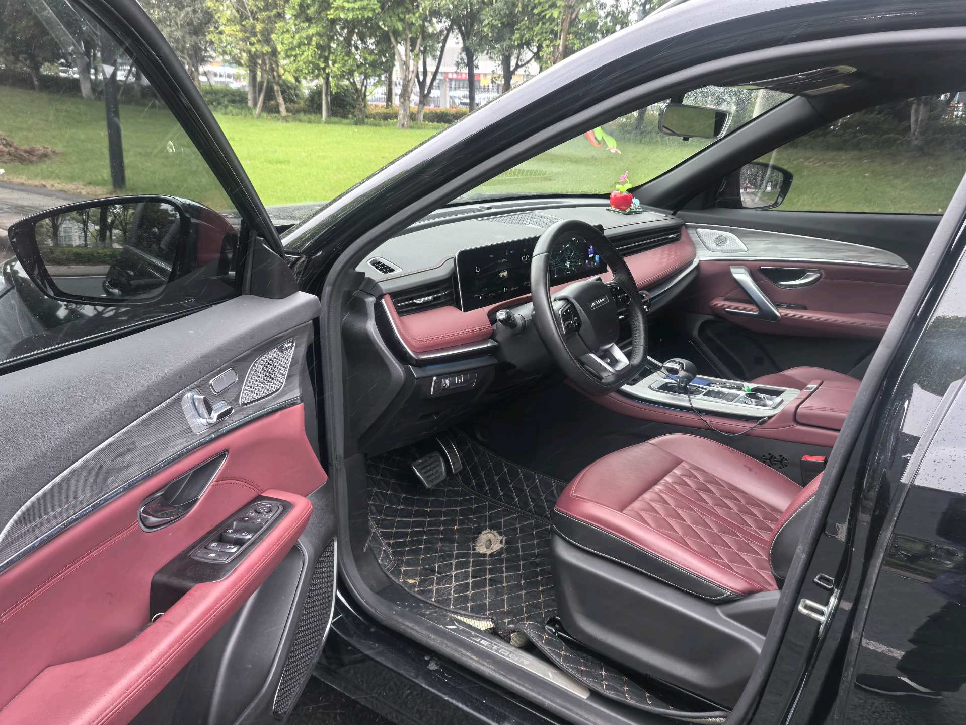 JETOUR 2025 X70 PLUS 1.5T Luxury Surge Edition 5-Seater