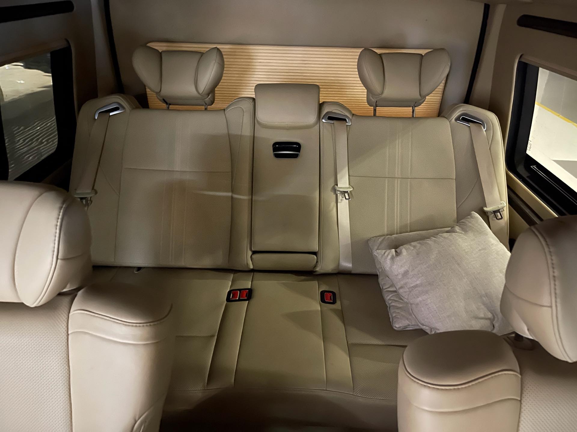 Toyota Hiace (Import) 2019 Hiace 3.5 Middle East Version