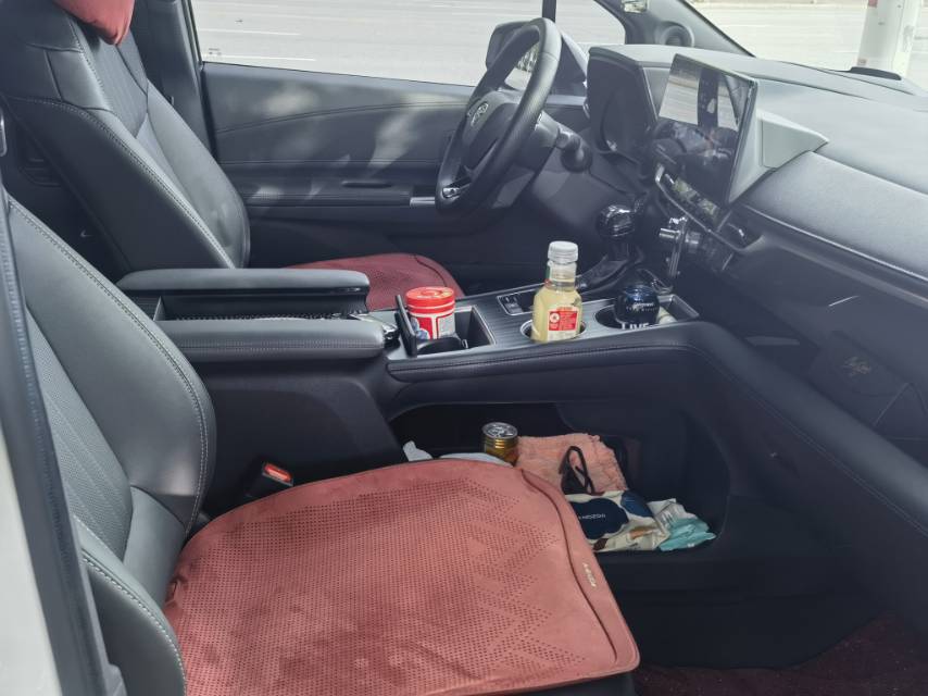 Toyota 2024 Sienna 2.5 CVT Platinum Edition