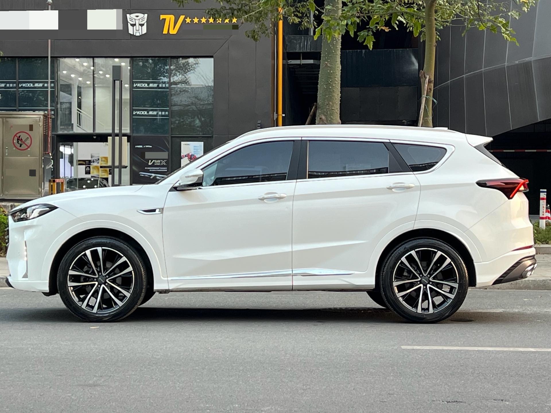 JETOUR 2021 X70 PLUS 1.6T Di 5-Seater