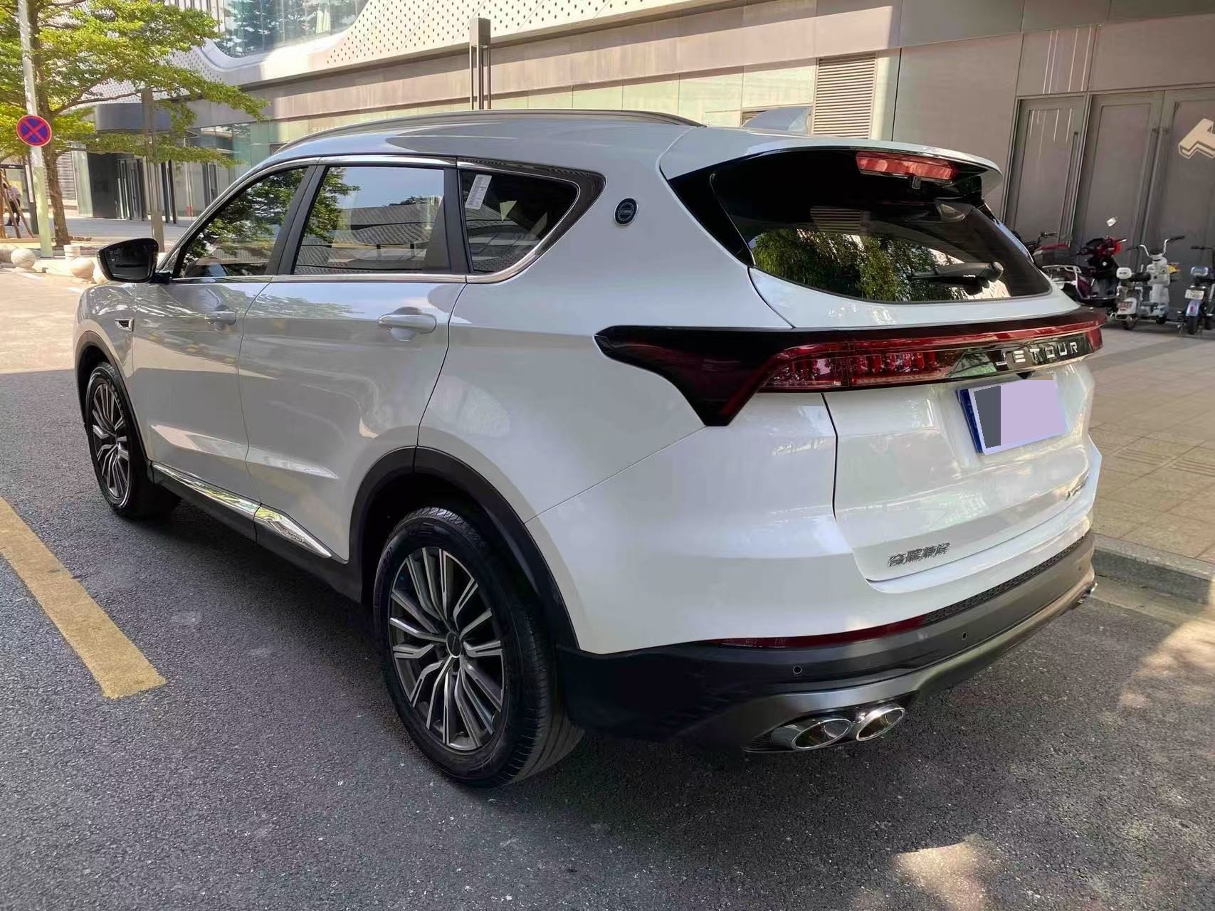JETOUR 2024 X70 PLUS 1.5T Champion Edition MAX 5-Seater