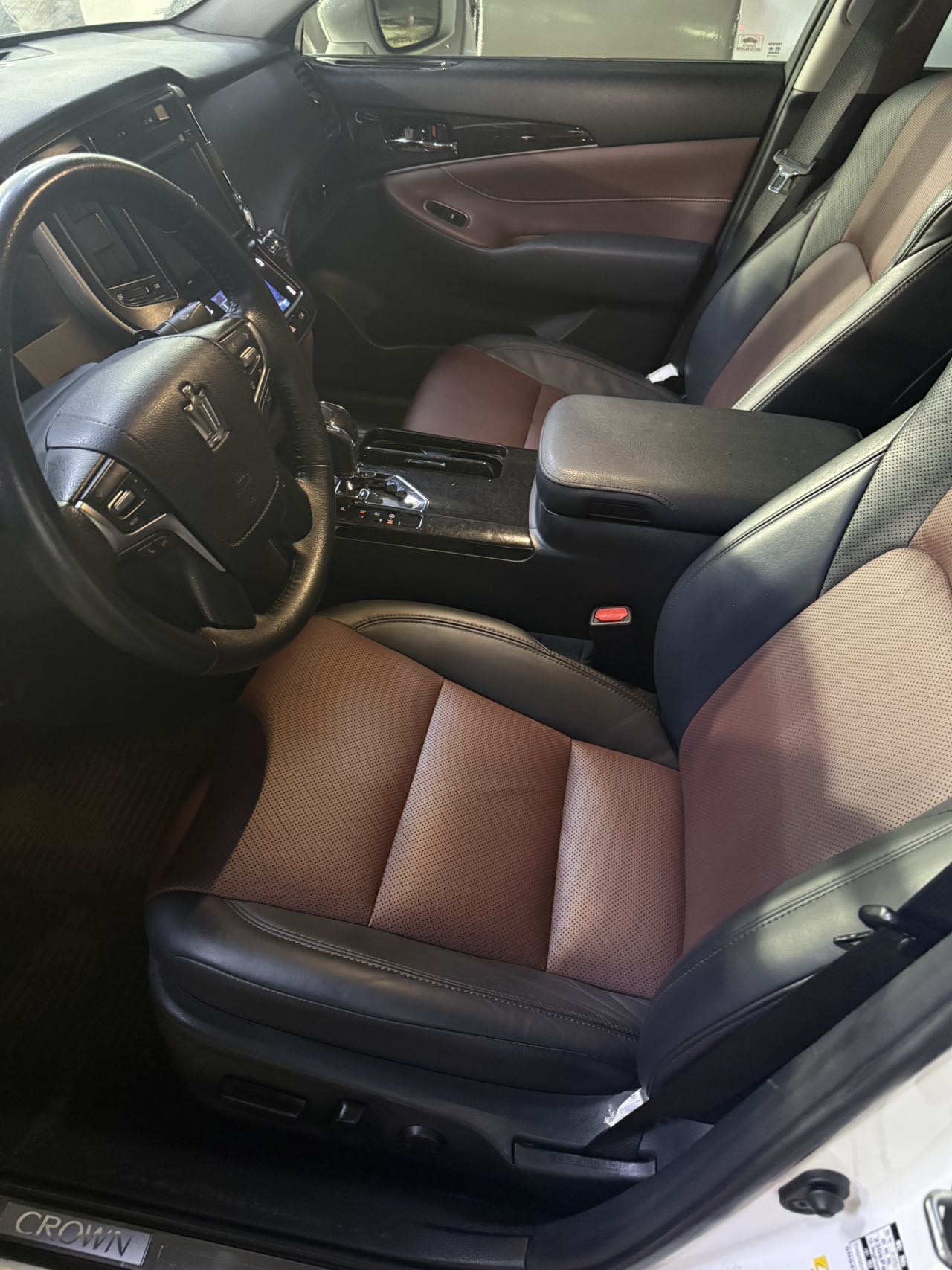 Toyota 2018 Crown 2.0T Sport