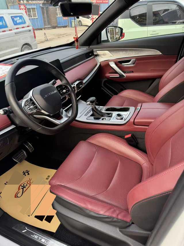 捷途 2023款 X70 PLUS 1.6T 强者PLUS5座