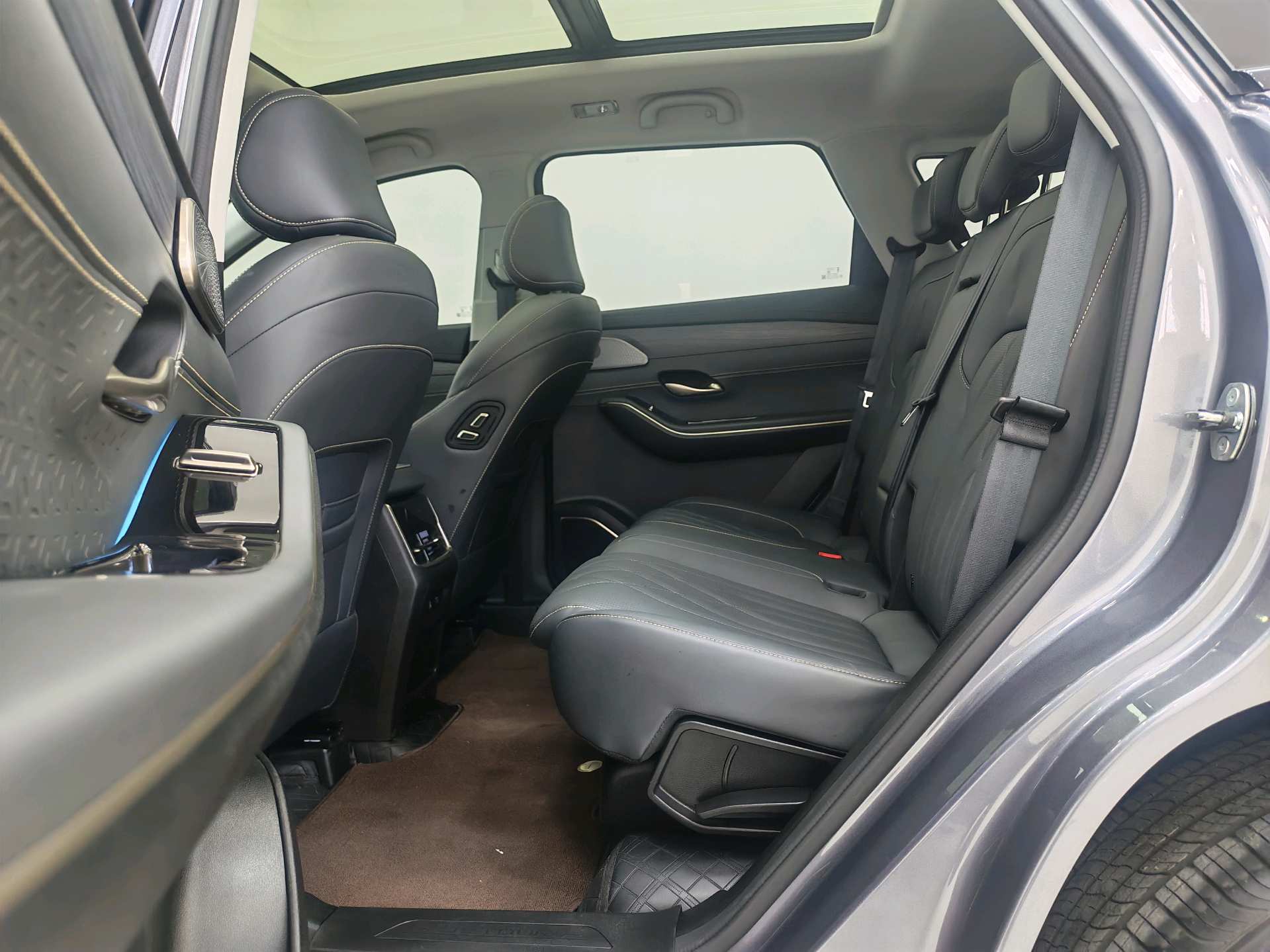 捷途 2025款 X90 C-DM 1.5T 豪华版5座
