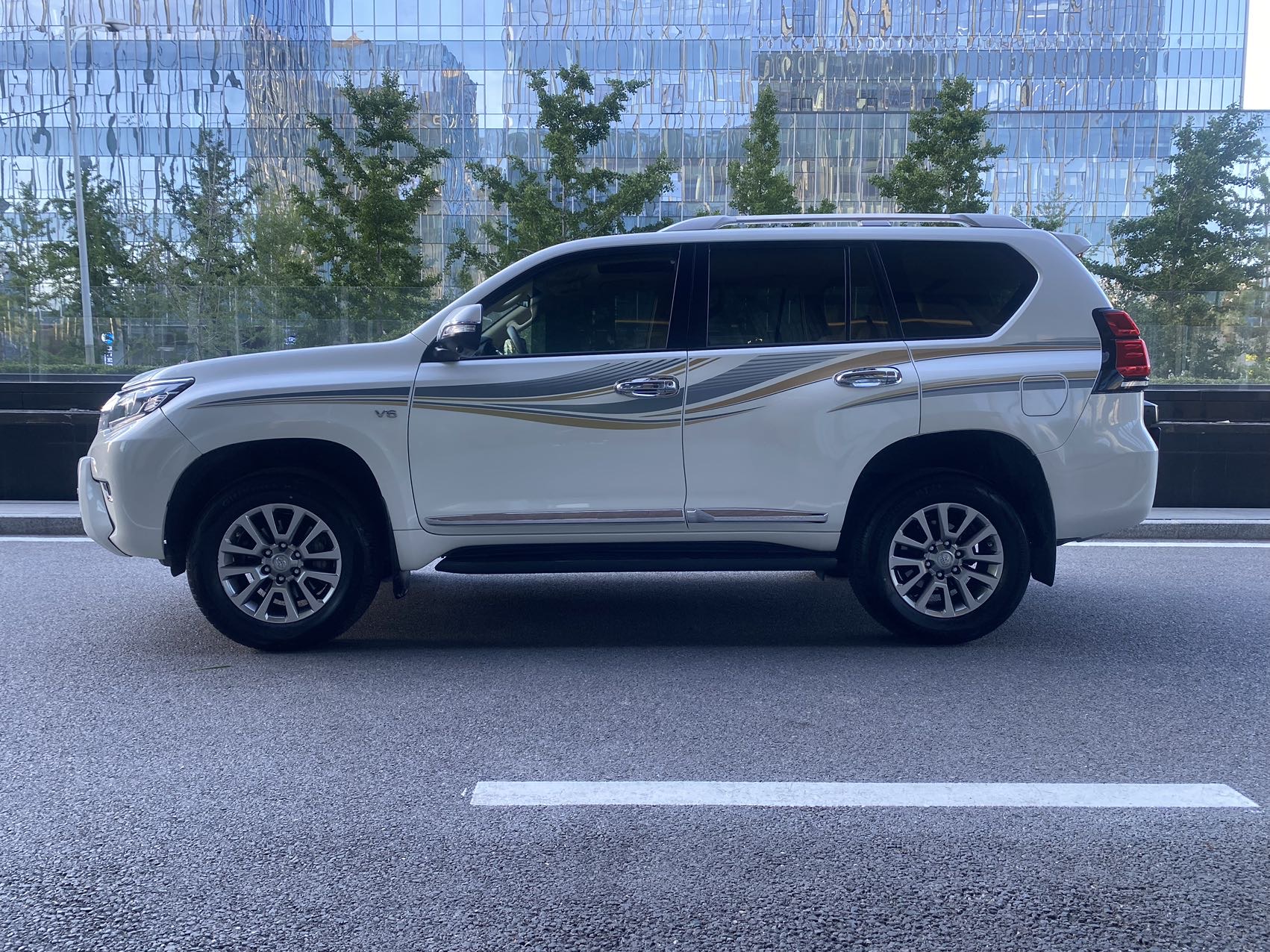 丰田 普拉多(进口) 2019款 普拉多 4.0 VXR 中东版