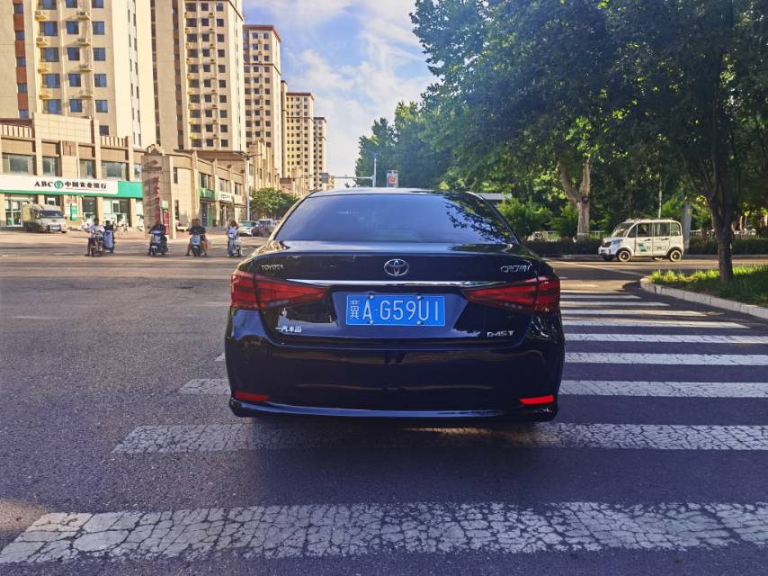 Toyota 2017 Crown 2.0T Sport