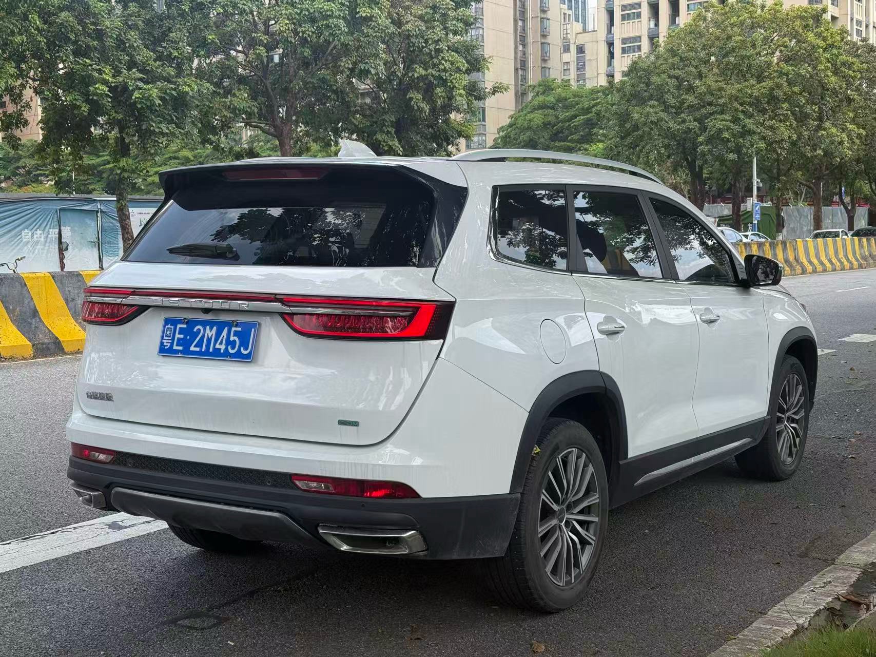 JETOUR 2023 X90 PLUS 1.6TD Flat Layer + 5 Seats