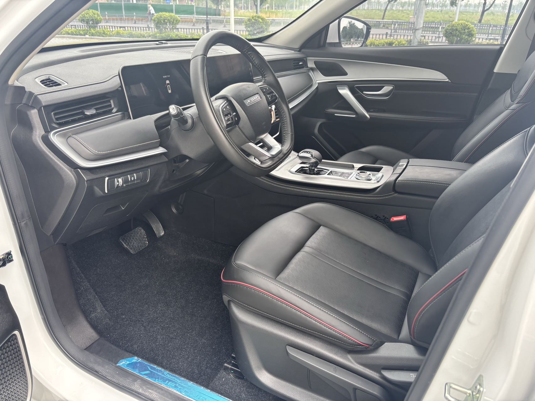 JETOUR 2025 X70 PLUS 1.5T Champion Edition PRO 5-Seater