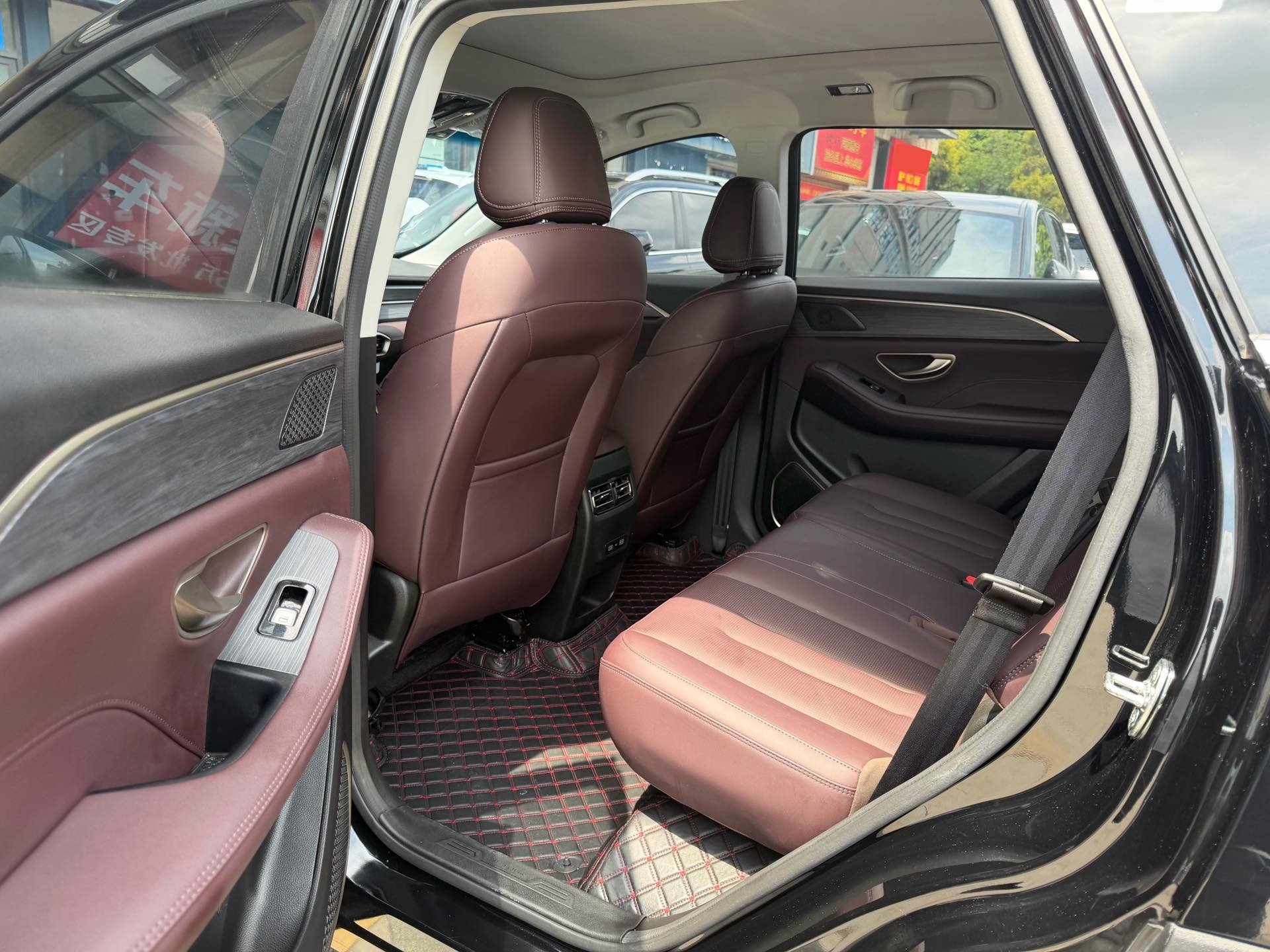 JETOUR 2024 X90 PLUS 1.6TD Villa 7-Seater
